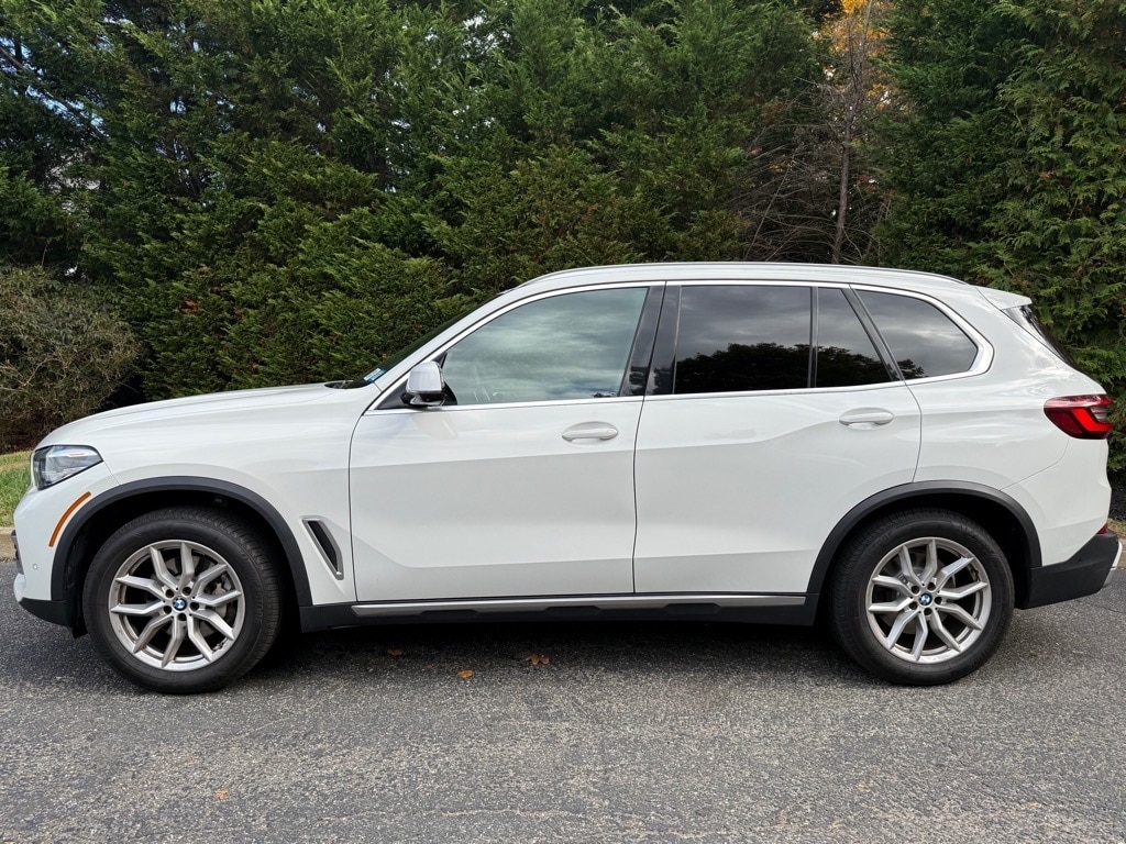 Used 2021 BMW X5 40i with VIN 5UXCR6C00M9H45528 for sale in Southampton, NY