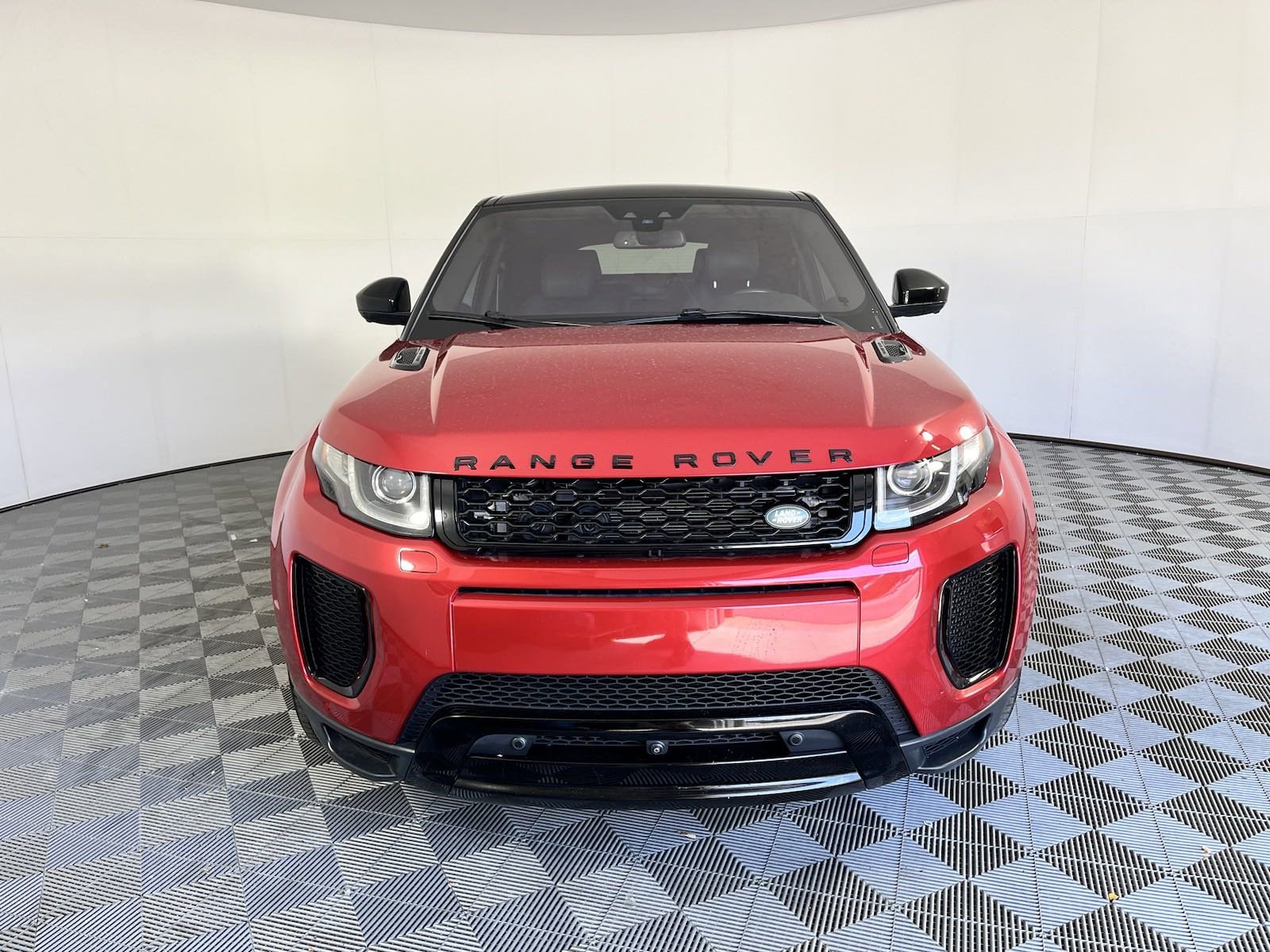 Used 2019 Land Rover Range Rover Evoque HSE Dynamic with VIN SALVD2SX6KH333560 for sale in Fairburn, GA