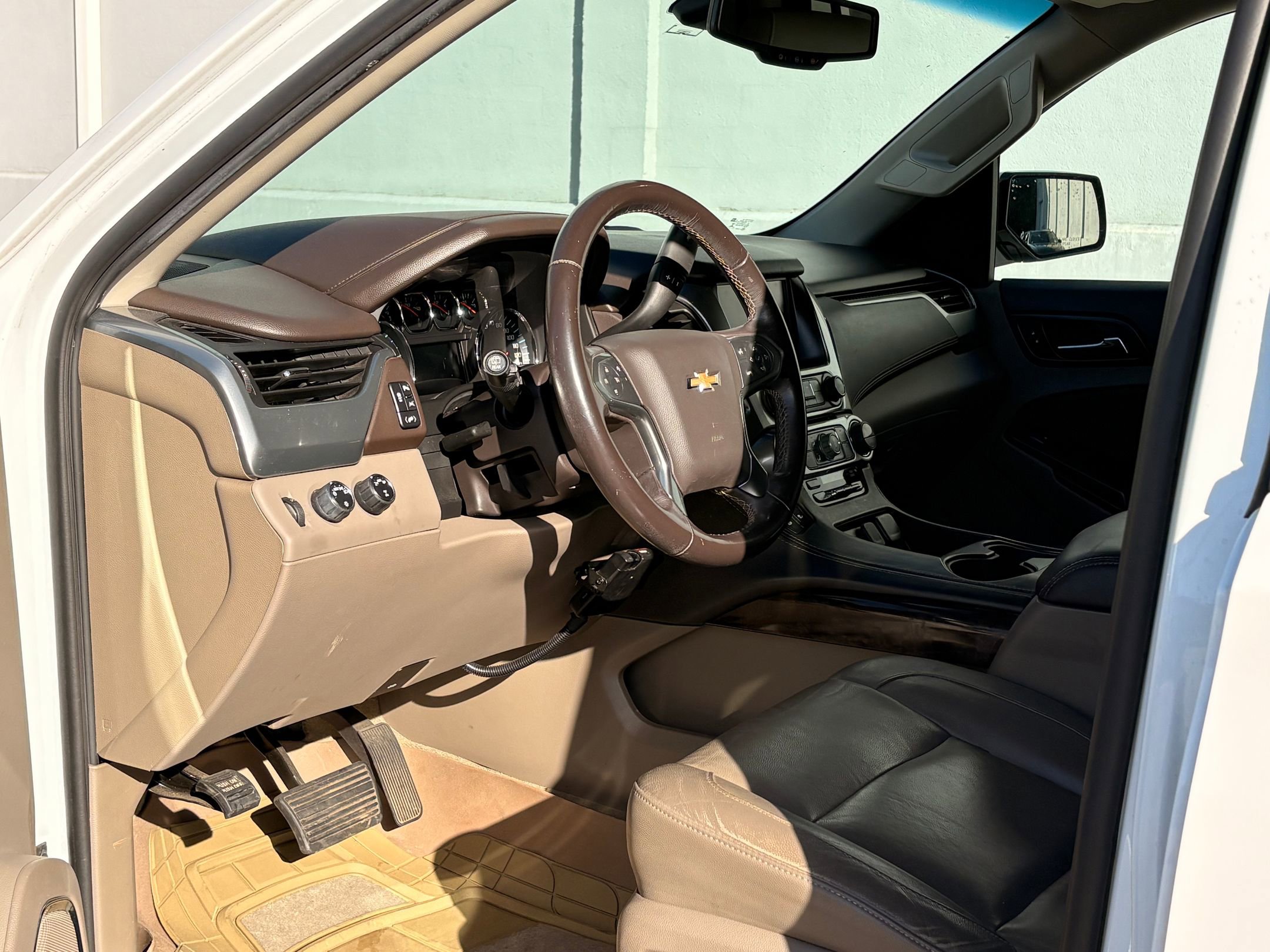 2018 Chevrolet Tahoe LT photo 3