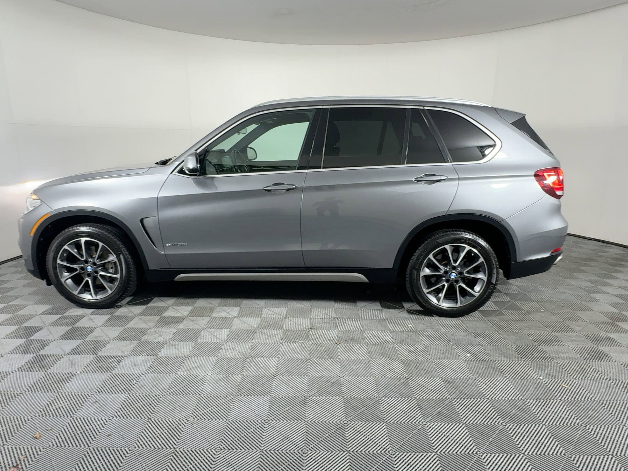 Used 2018 BMW X5 xDrive35i with VIN 5UXKR0C5XJ0X98335 for sale in Fairburn, GA