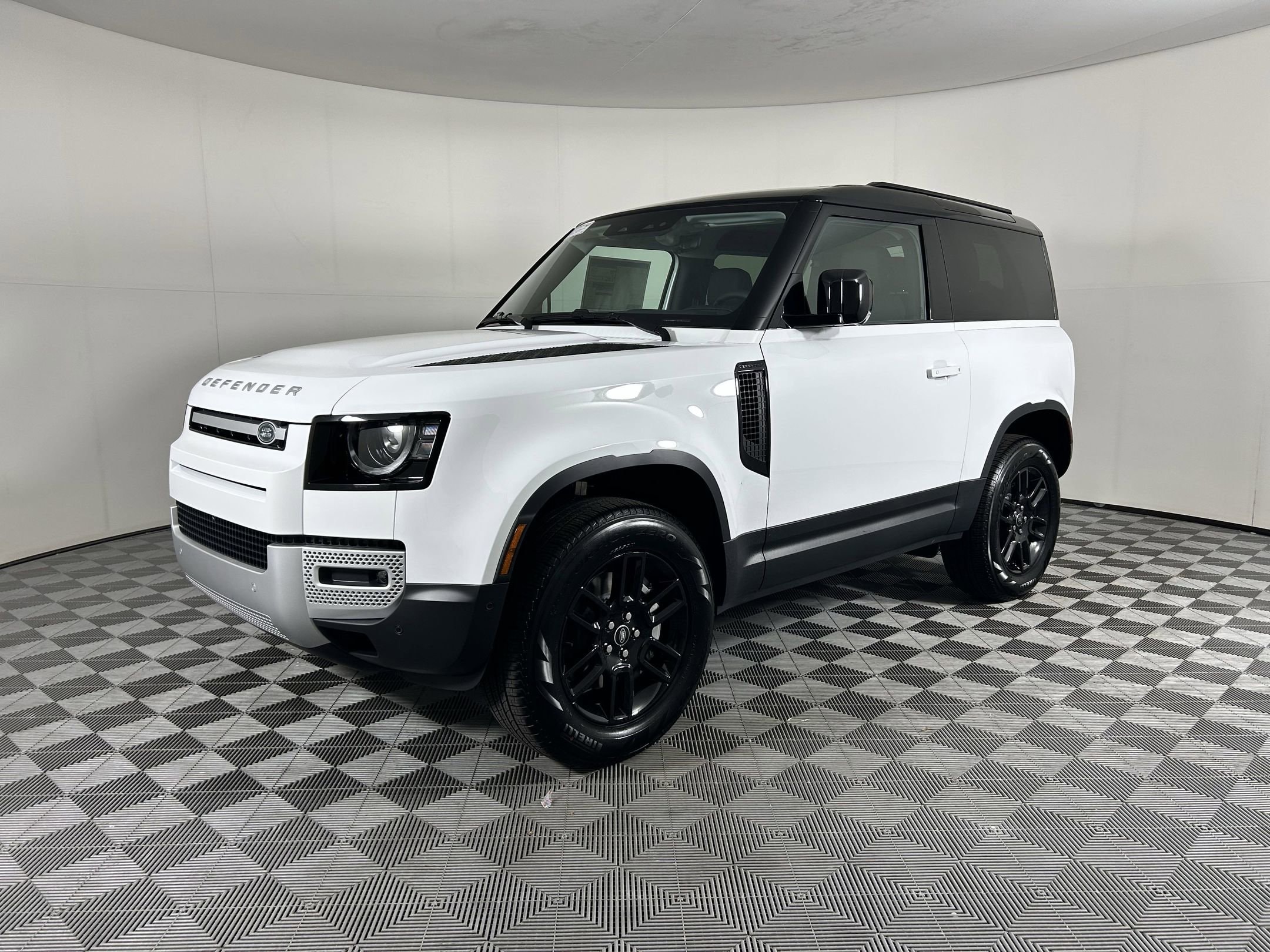 2025 Land Rover Defender 90 S P300's photo
