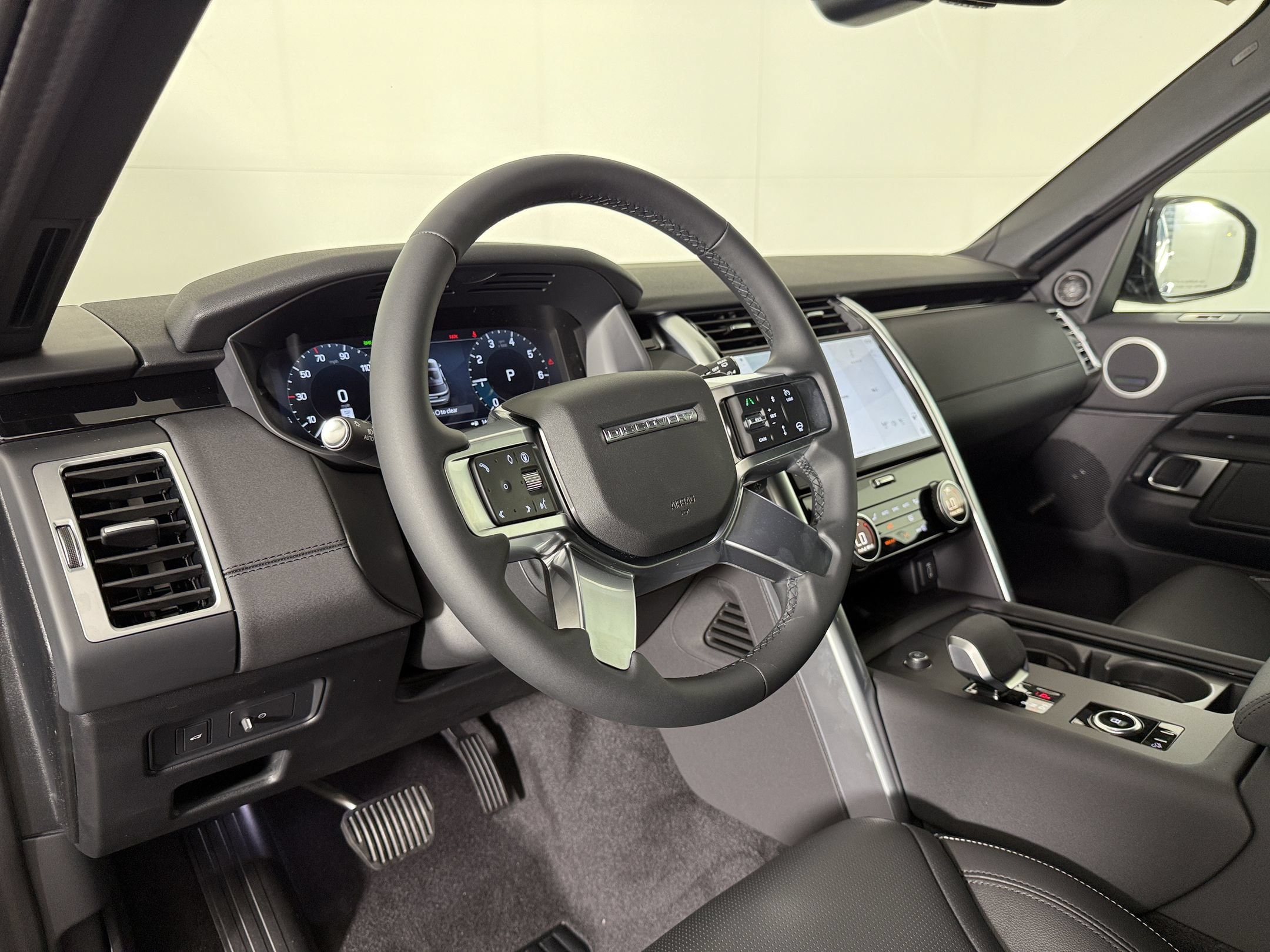 2026 Land Rover Discovery S SUV