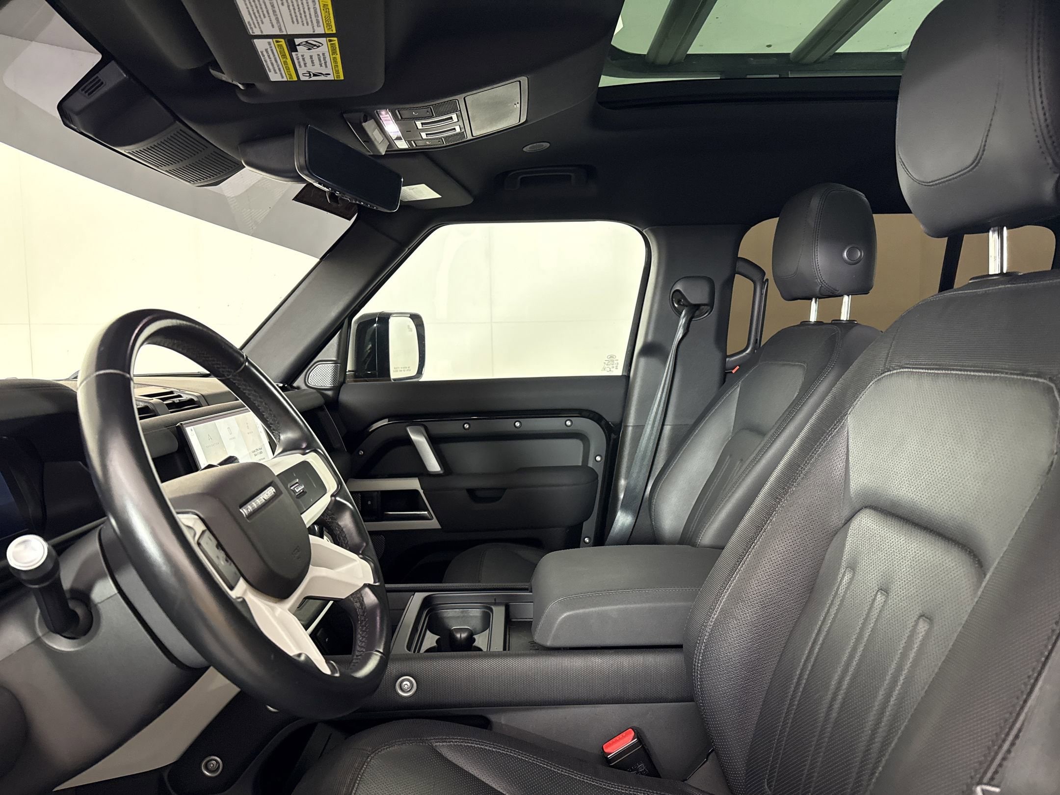 2022 Land Rover Defender X-Dynamic SE - Photo 6