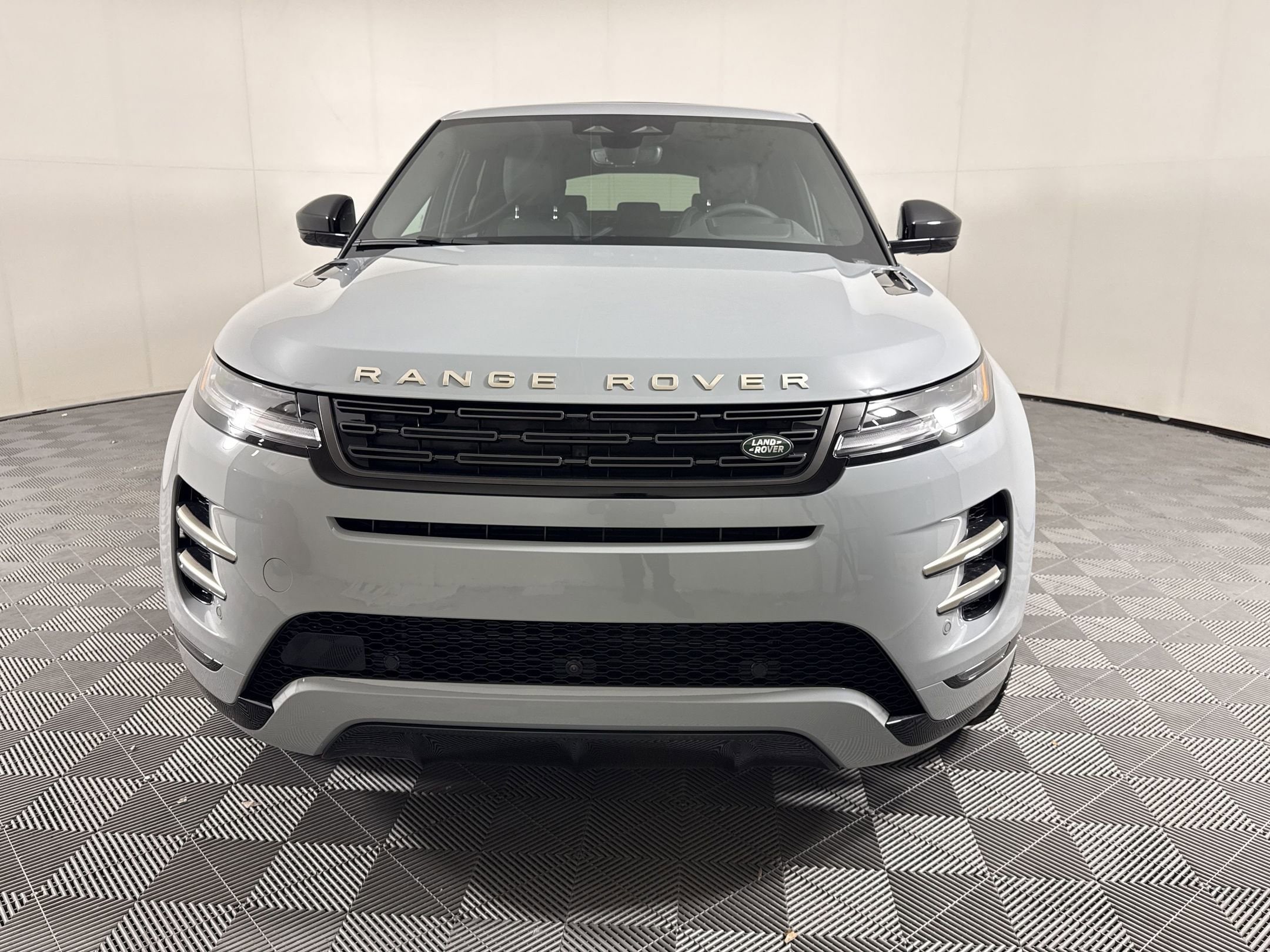 2026 Land Rover Range Rover Evoque Hoxton Edition SUV