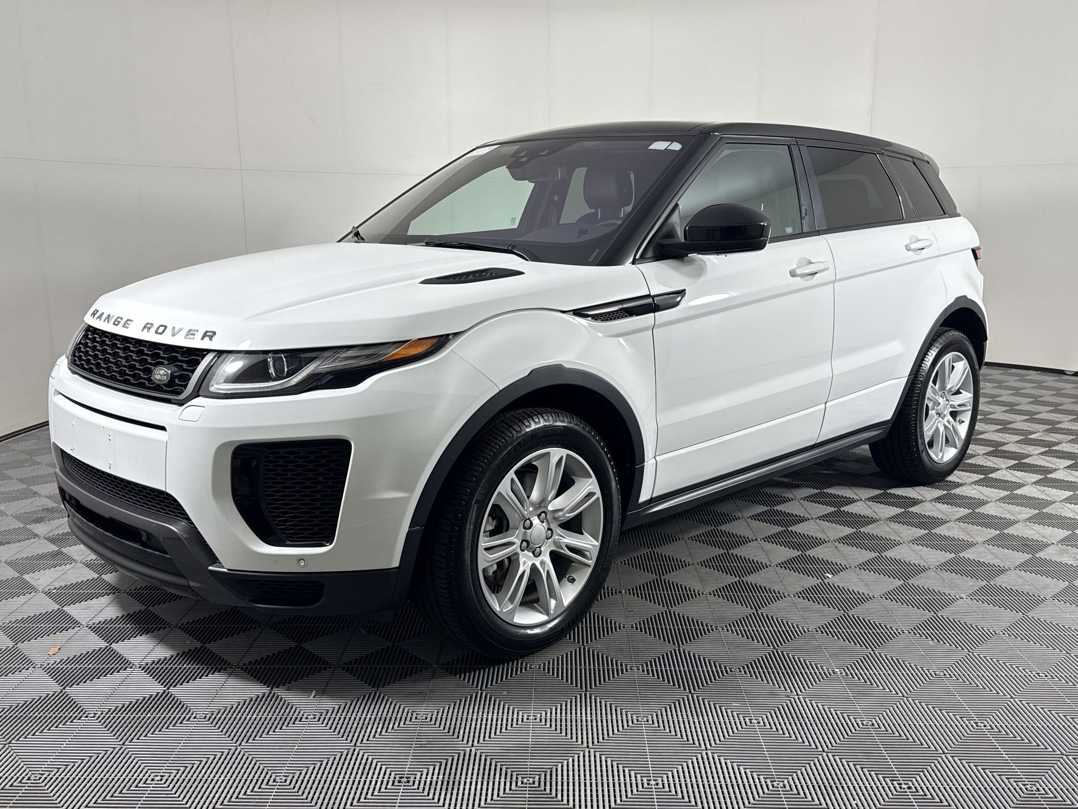 2018 Land Rover Range Rover Evoque HSE Dynamic 286hp's photo