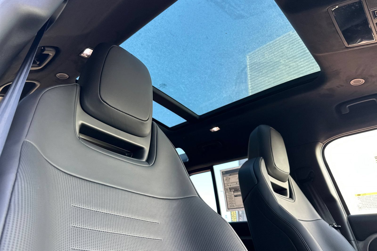 2026 Land Rover Defender OCTA - Photo 33