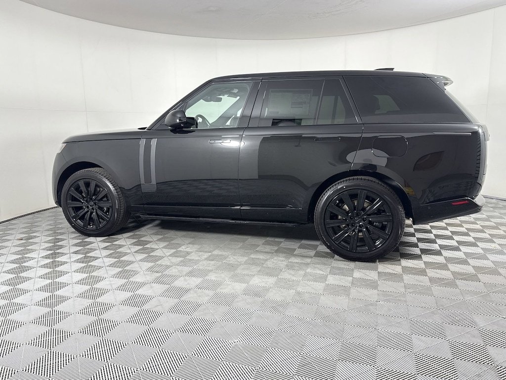 New 2026 Land Rover Range Rover P550e SE SUV