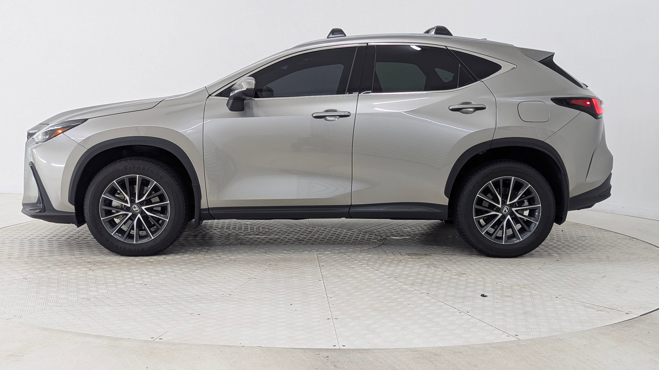 2024 Lexus NX 250 Premium photo 2