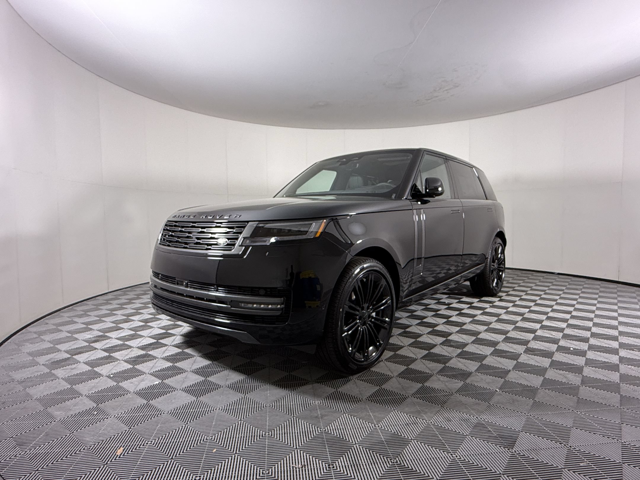 2026 Land Rover Range Rover SE LWB 7 Seat SUV 2026 Land Rover Range Rover SE LWB 7 Seat SUV