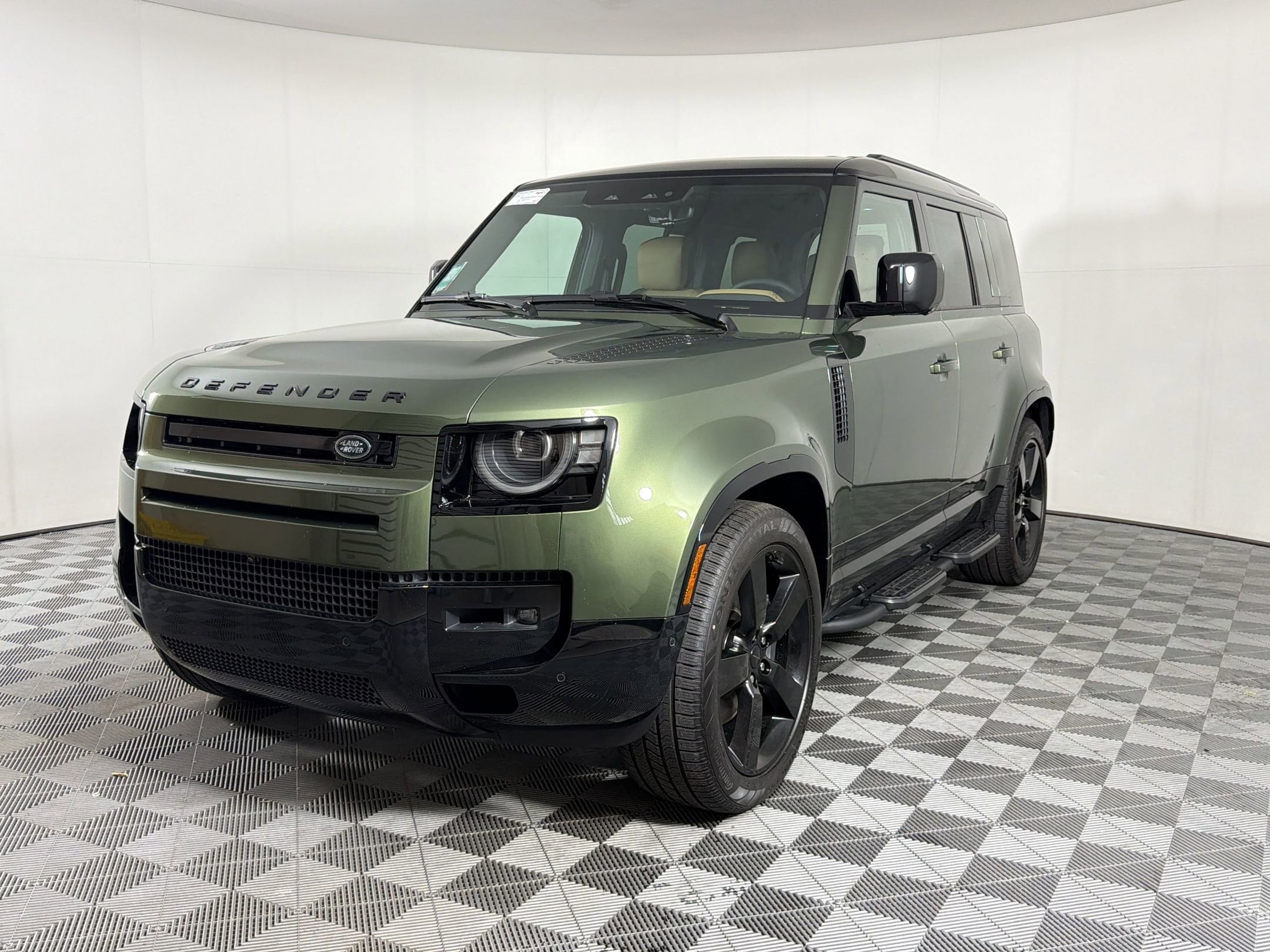 2026 Land Rover Defender 110 X-Dynamic SE P400's photo