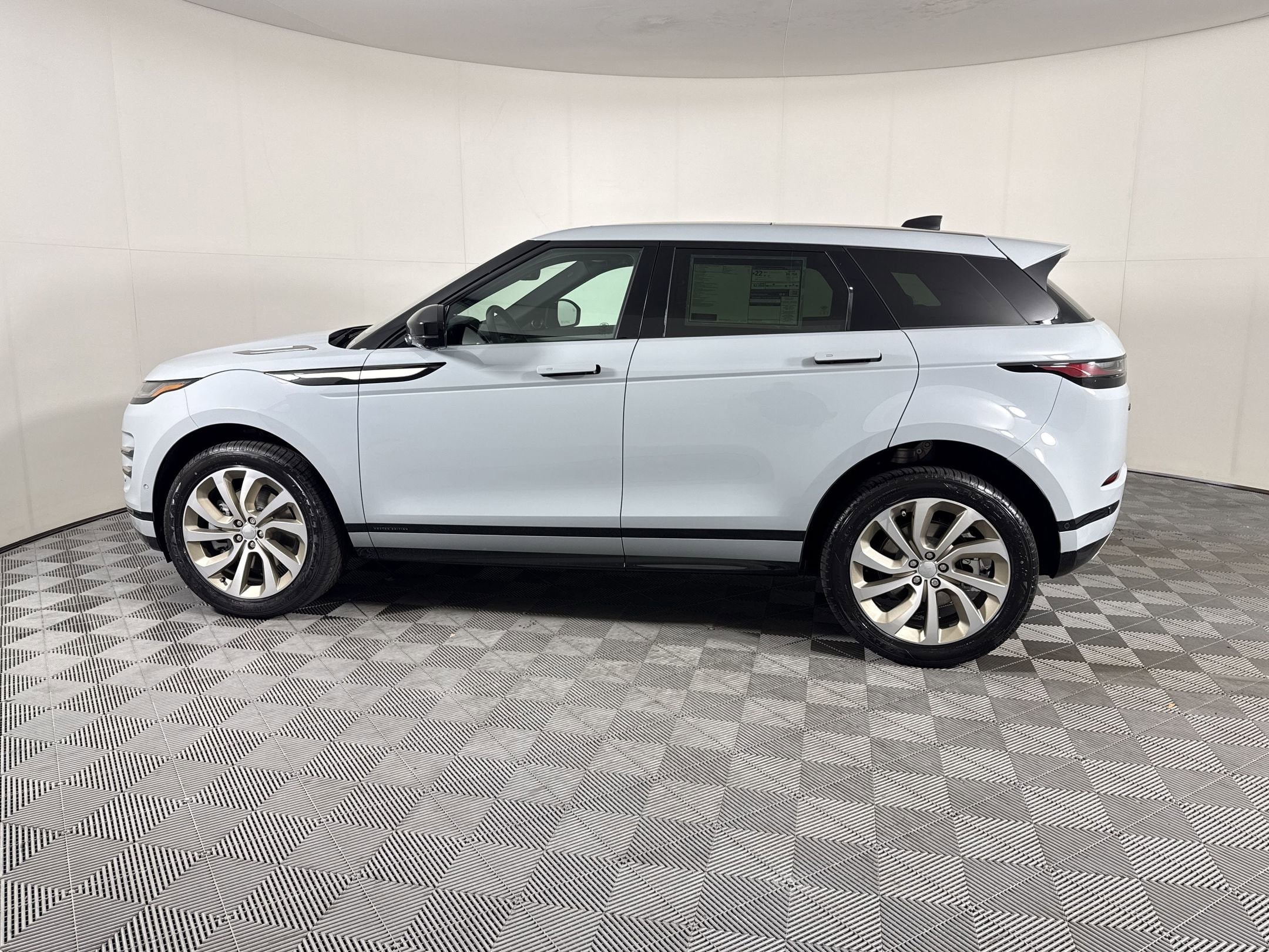 2026 Land Rover Range Rover Evoque Hoxton Edition SUV
