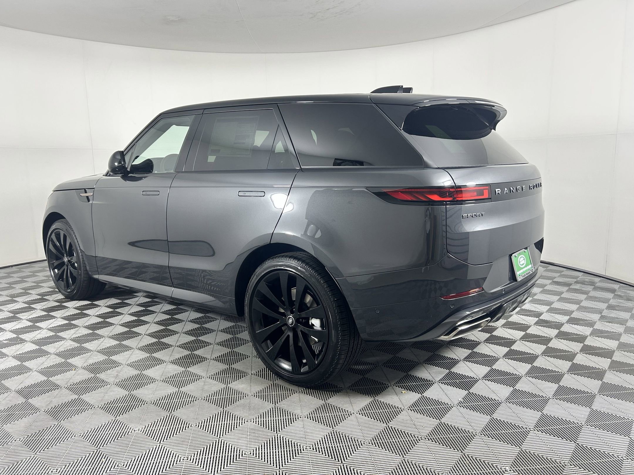 2025 Land Rover Range Rover Sport P400 Dynamic SE photo 3