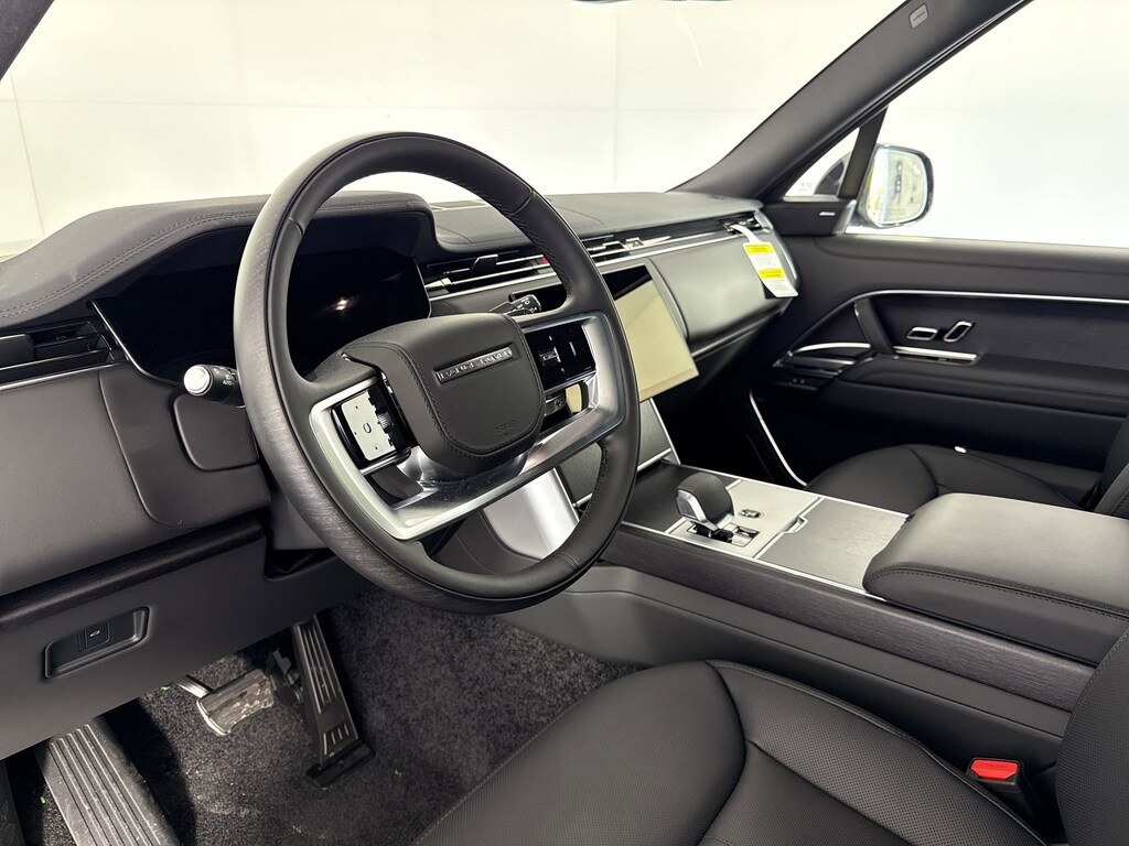 New 2026 Land Rover Range Rover P400 SE SUV