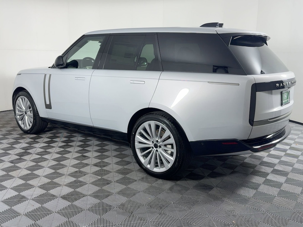 New 2026 Land Rover Range Rover P400 SE SUV