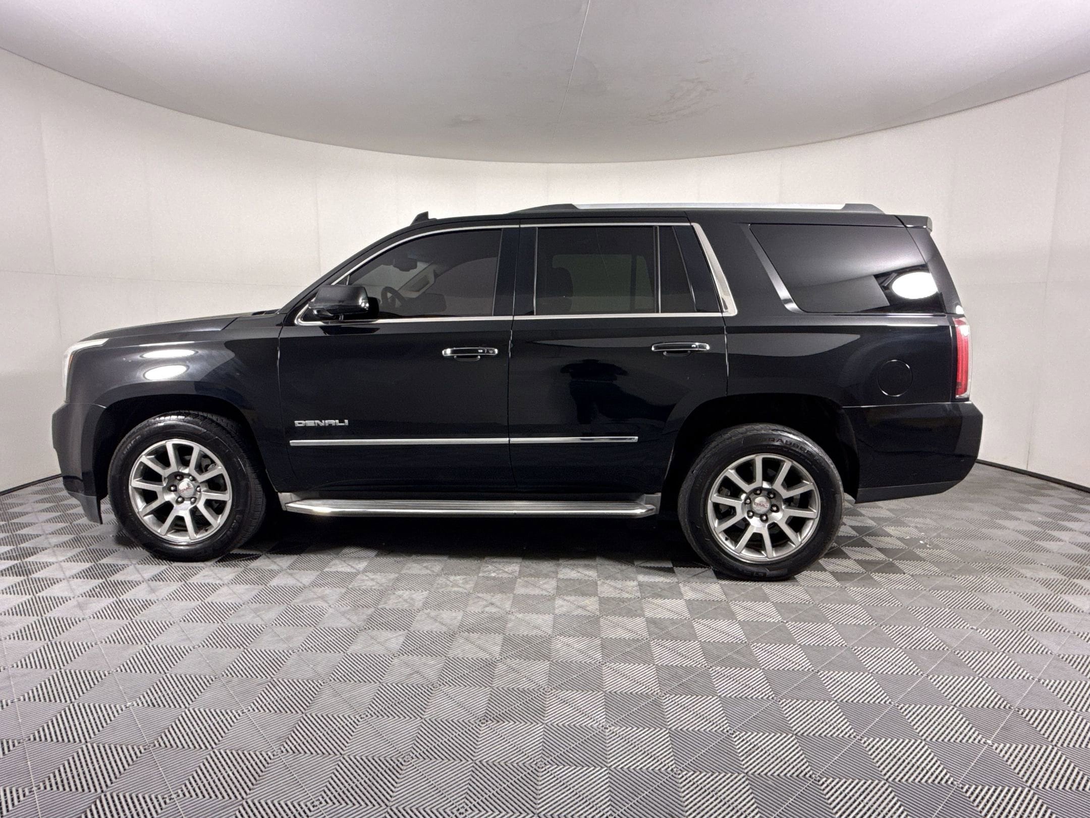 Used 2015 GMC Yukon Denali with VIN 1GKS1CKJ8FR591779 for sale in Fairburn, GA