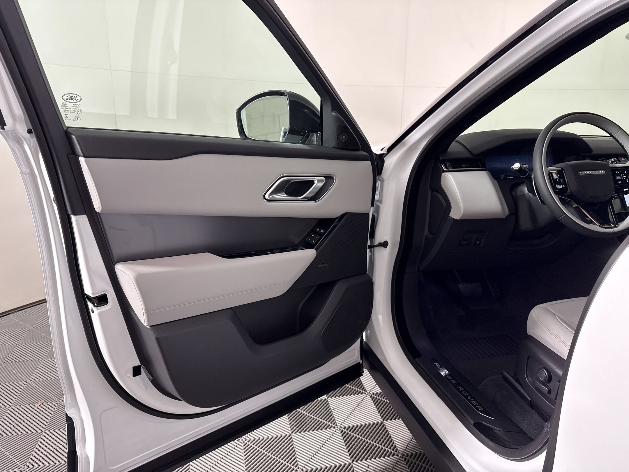 Range Rover Velar P250 S SUV