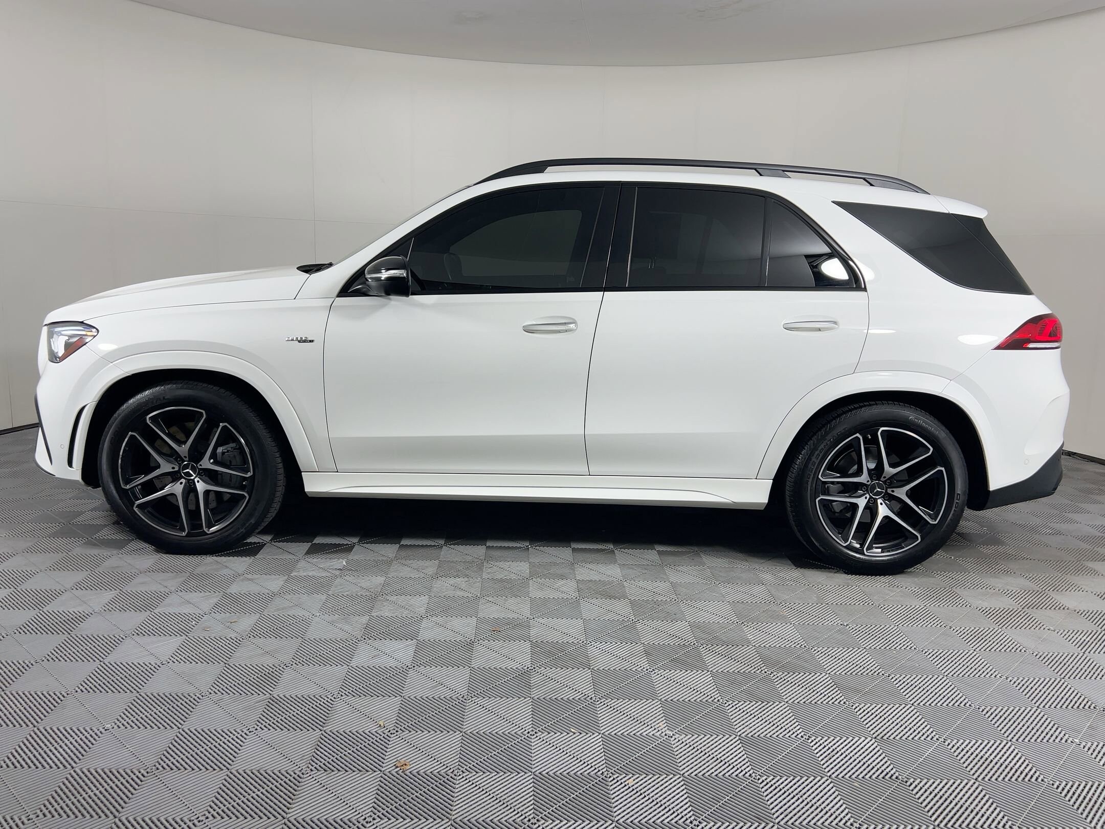 2021 Mercedes Benz GLE AMG 53 photo 2