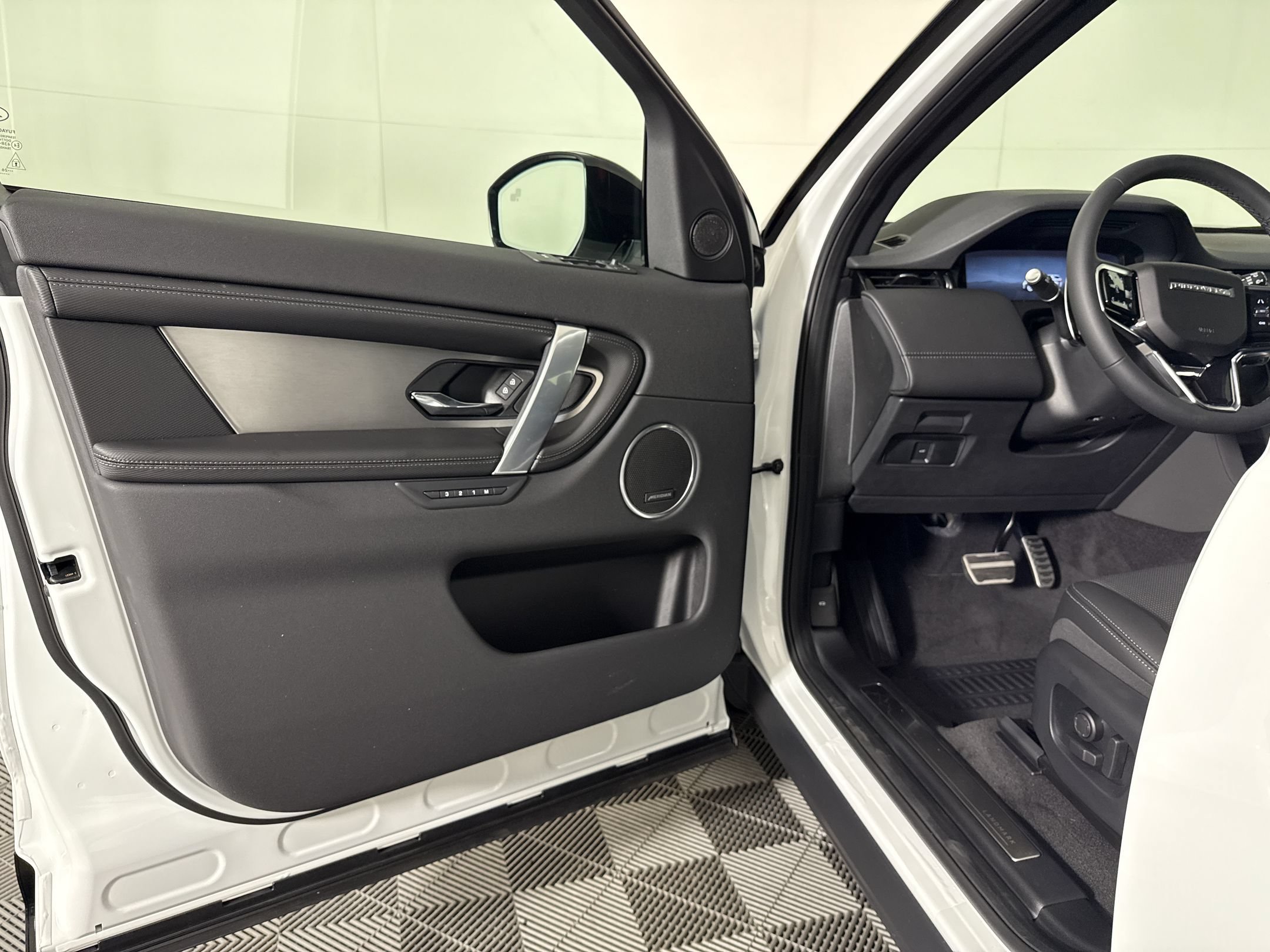 2026 Land Rover Discovery Sport Landmark SUV