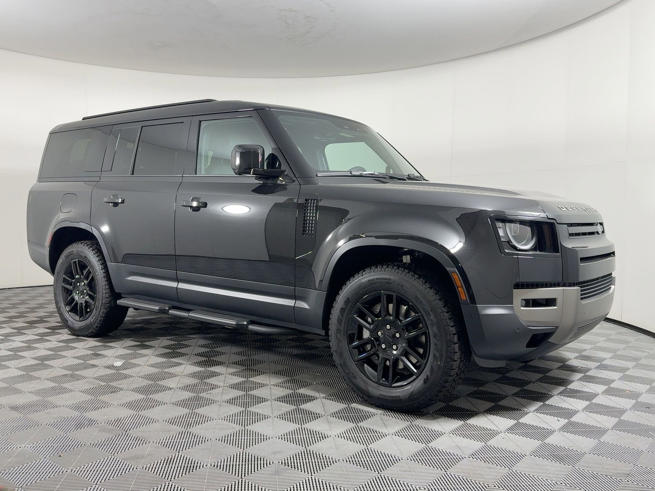2026 Land Rover Defender S - Photo 7