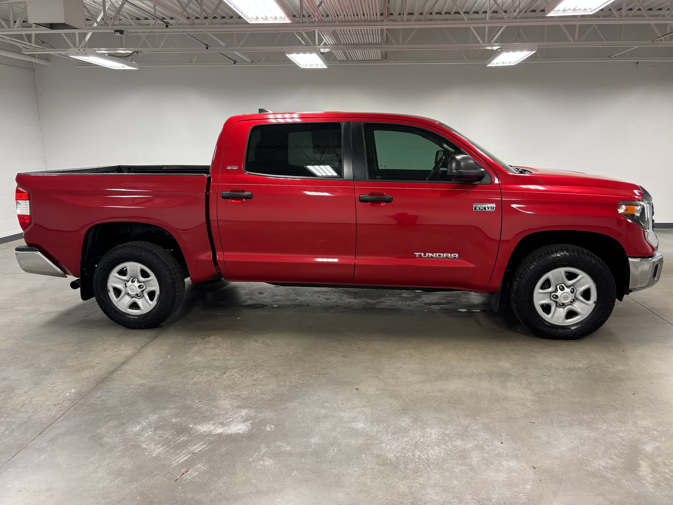 2020 Toyota Tundra SR5 - Photo 6