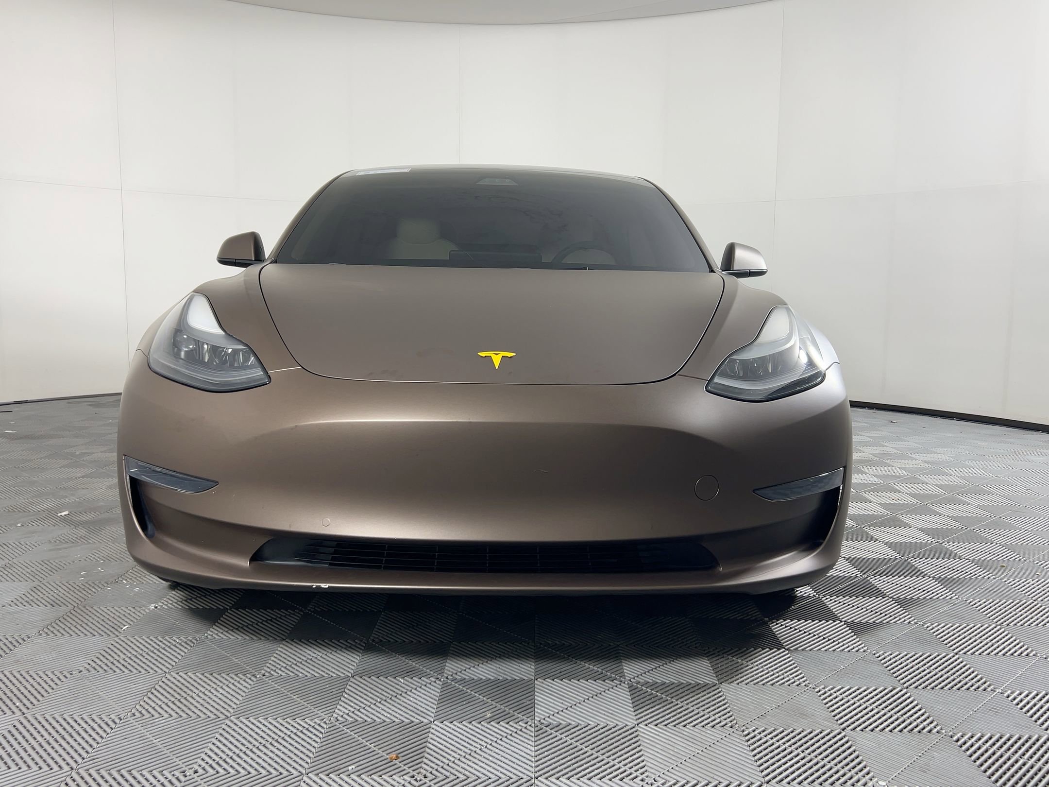 2021 Tesla Model 3 Standard Range Plus photo 3