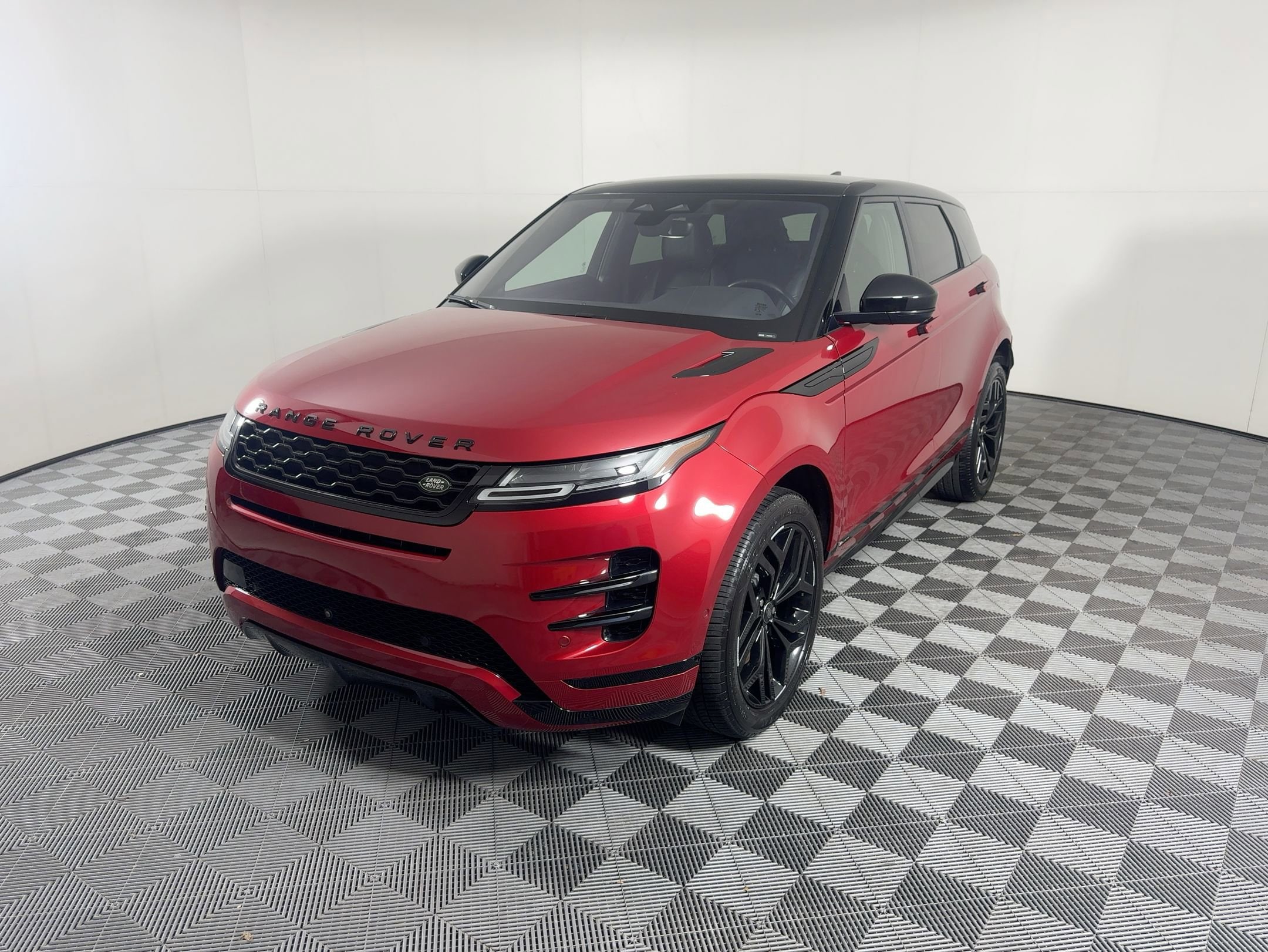 2021 Land Rover Range Rover Evoque SE's photo