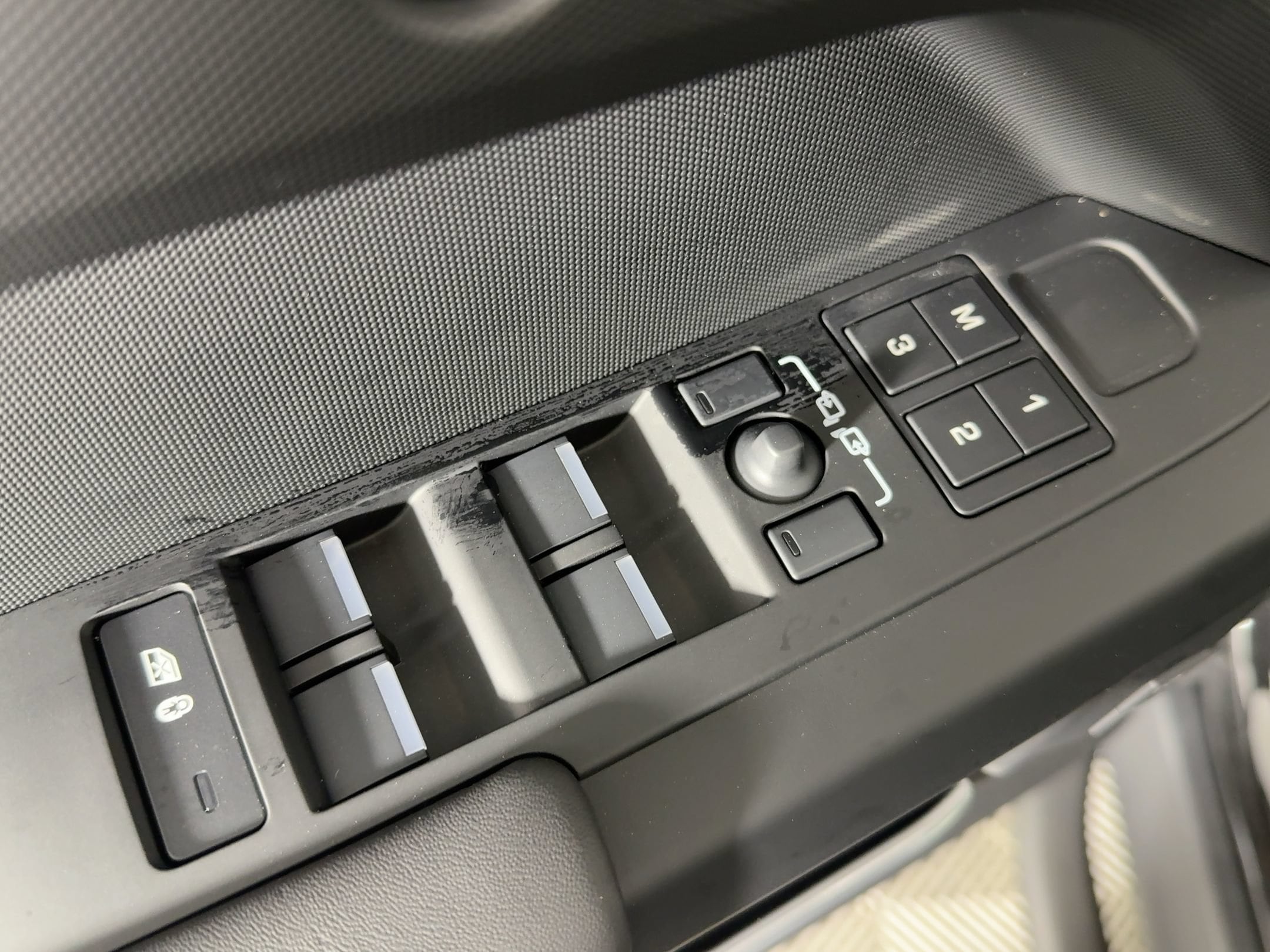 2026 Land Rover Defender S - Photo 13