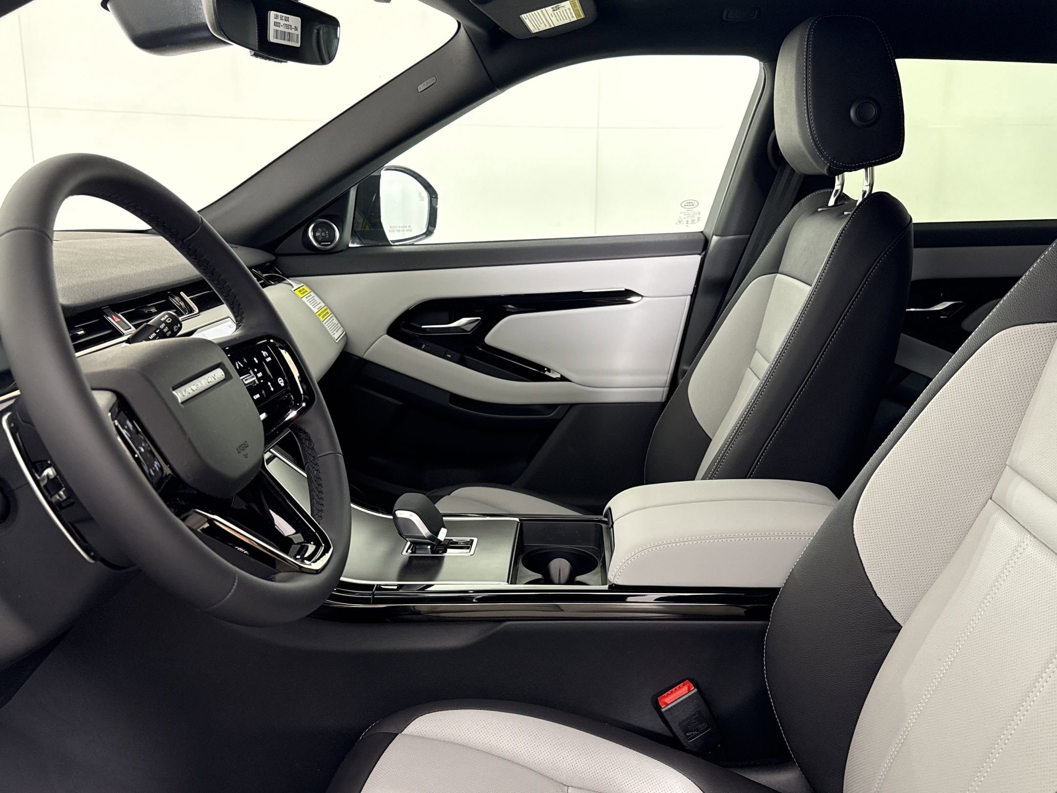 2026 Land Rover Range Rover Evoque Hoxton Edition SUV