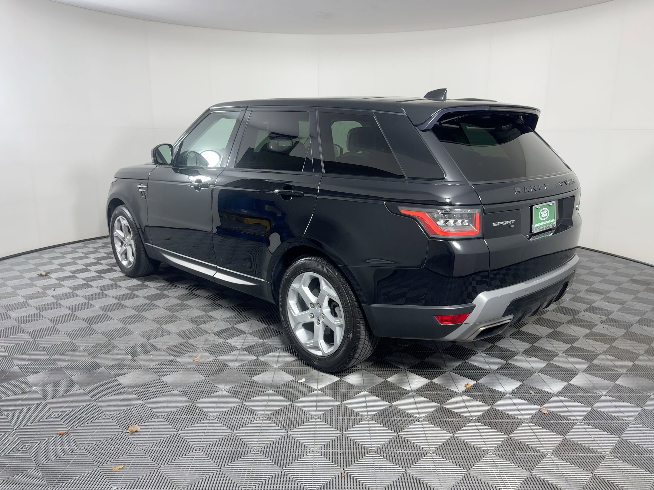 2020 Land Rover Range Rover Sport SE photo 3