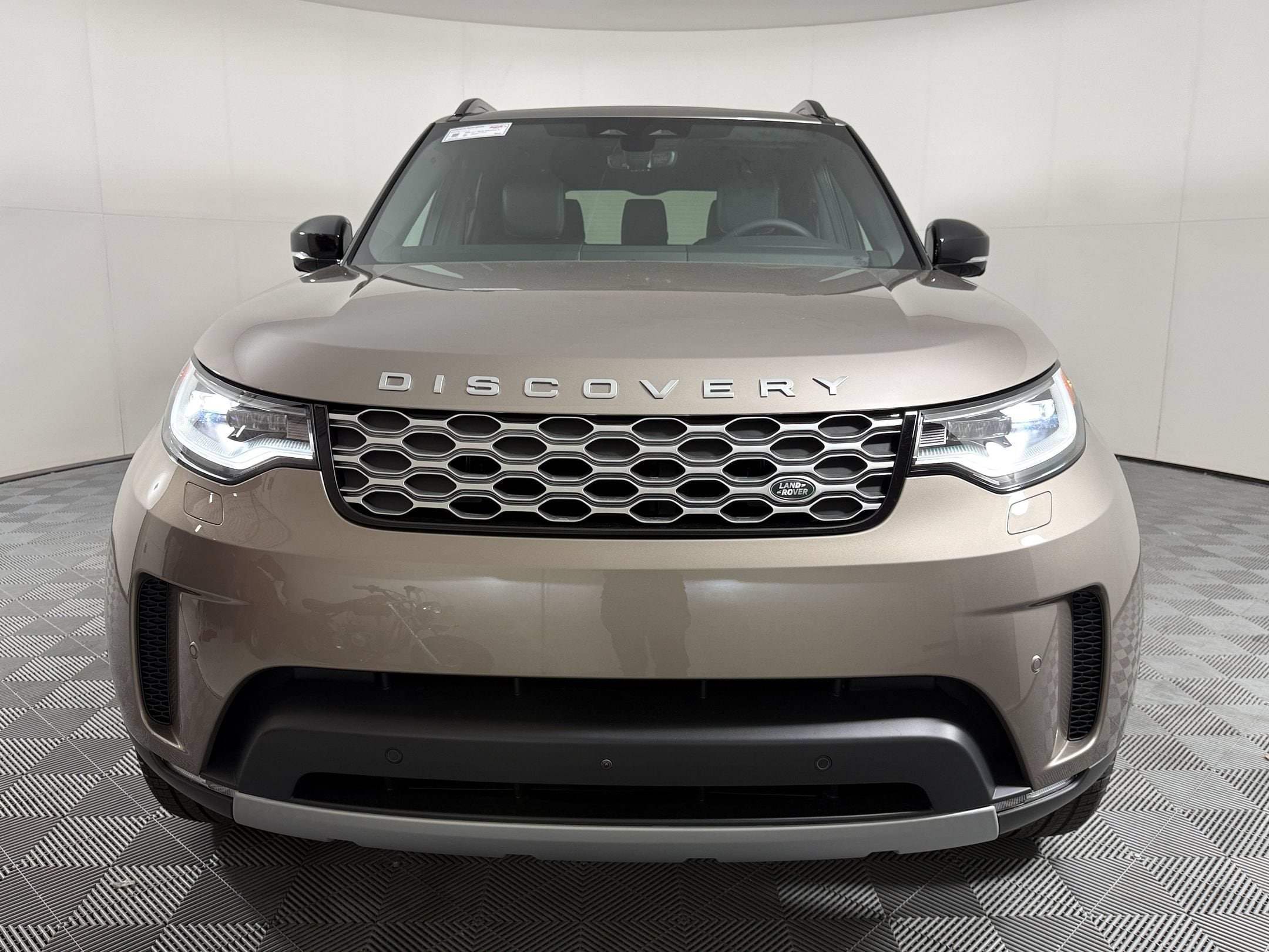 2026 Land Rover Discovery S SUV