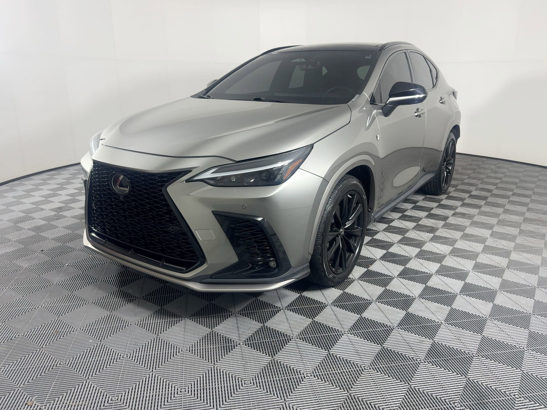 2022 Lexus NX 350's photo