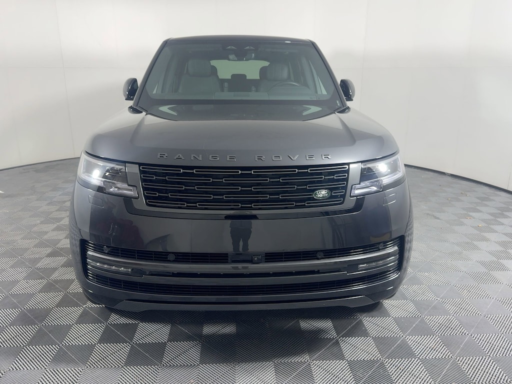 New 2025 Land Rover Range Rover P400 SE SUV