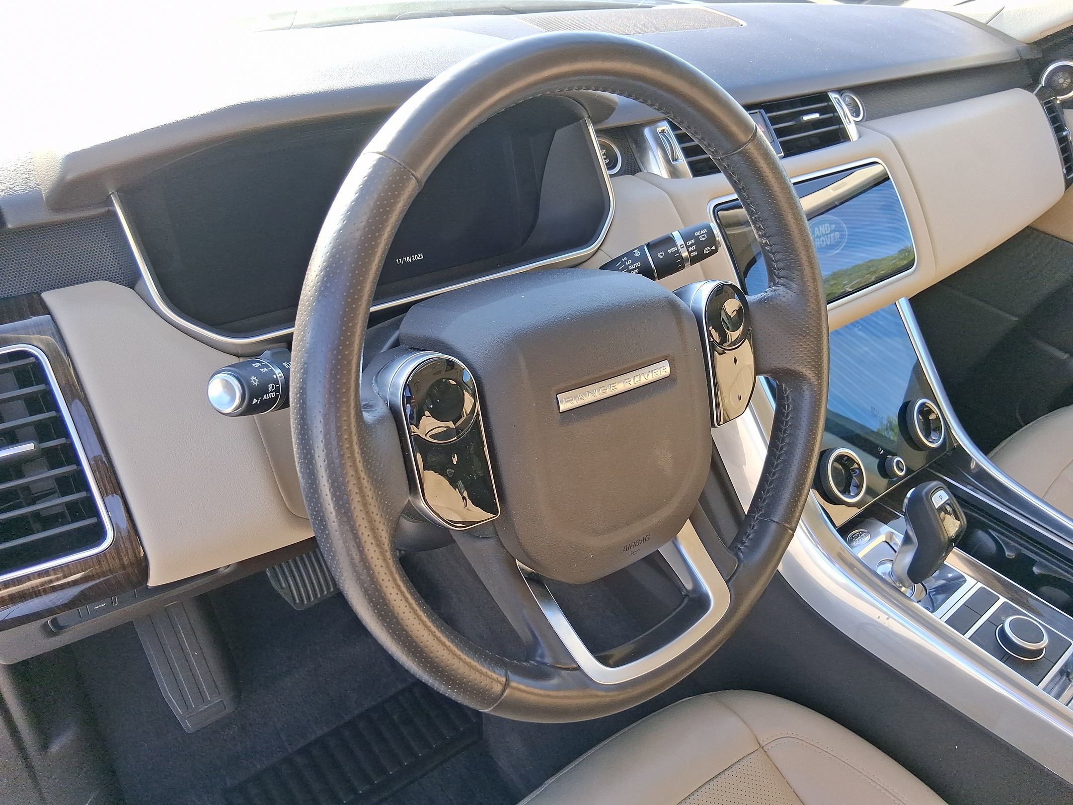 2020 Land Rover Range Rover Sport HSE photo 4