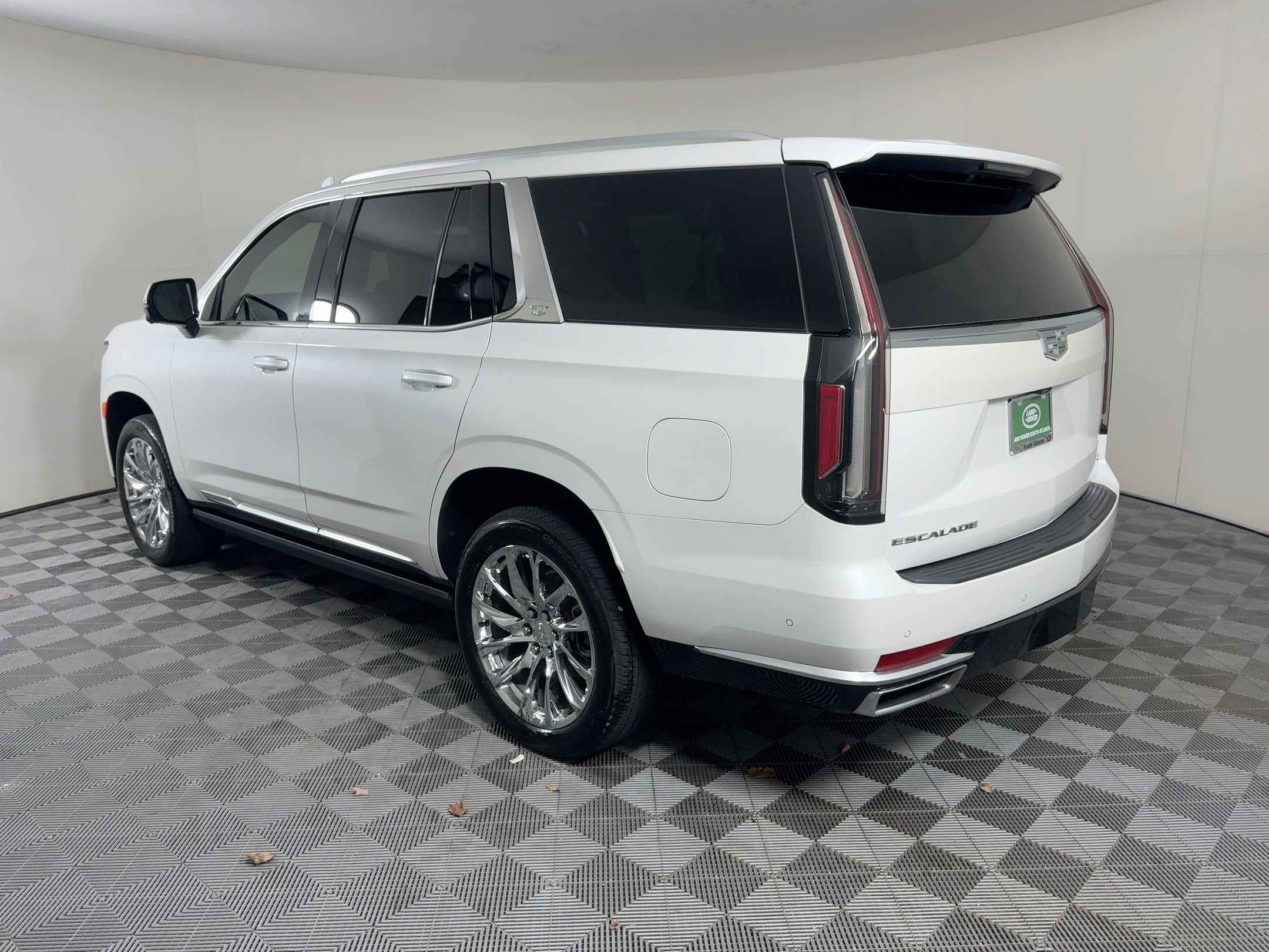 2023 Cadillac Escalade Premium Luxury Platinum photo 3