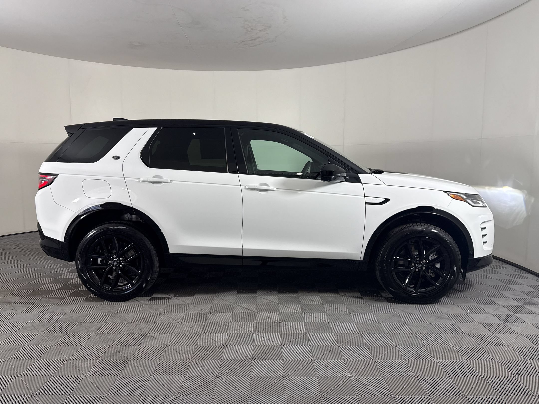2026 Land Rover Discovery Sport Landmark SUV
