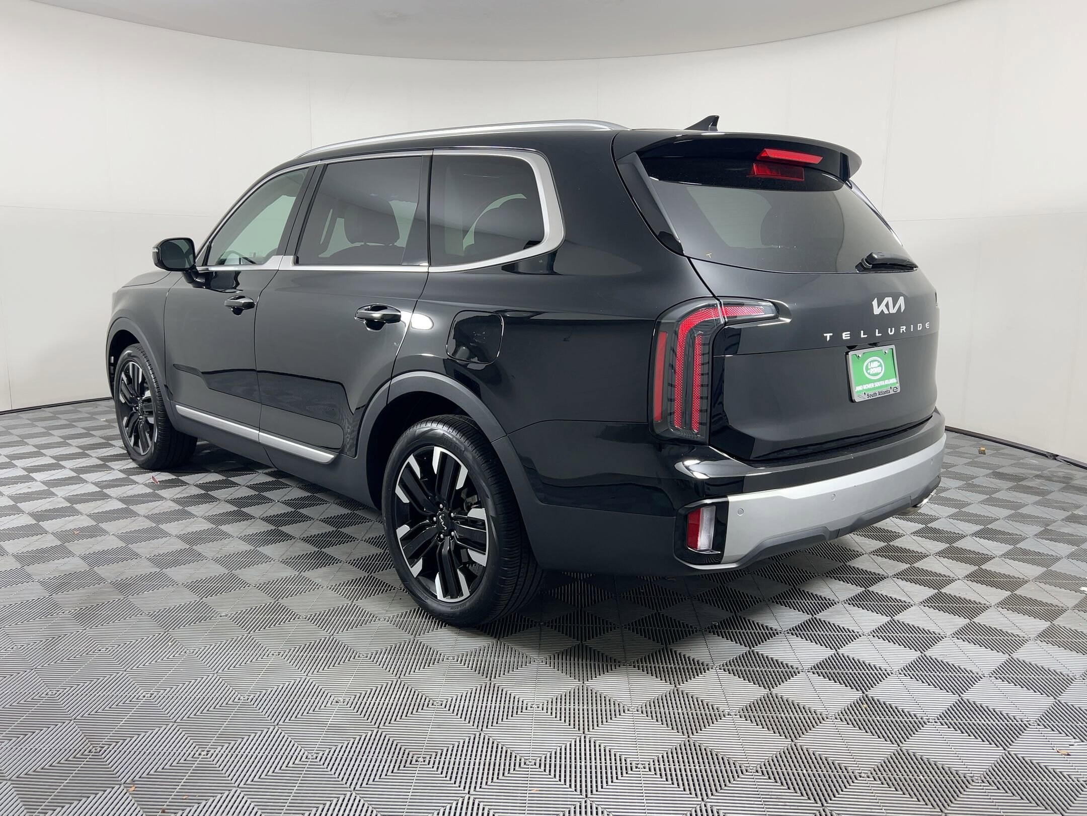 2024 Kia Telluride SX photo 2