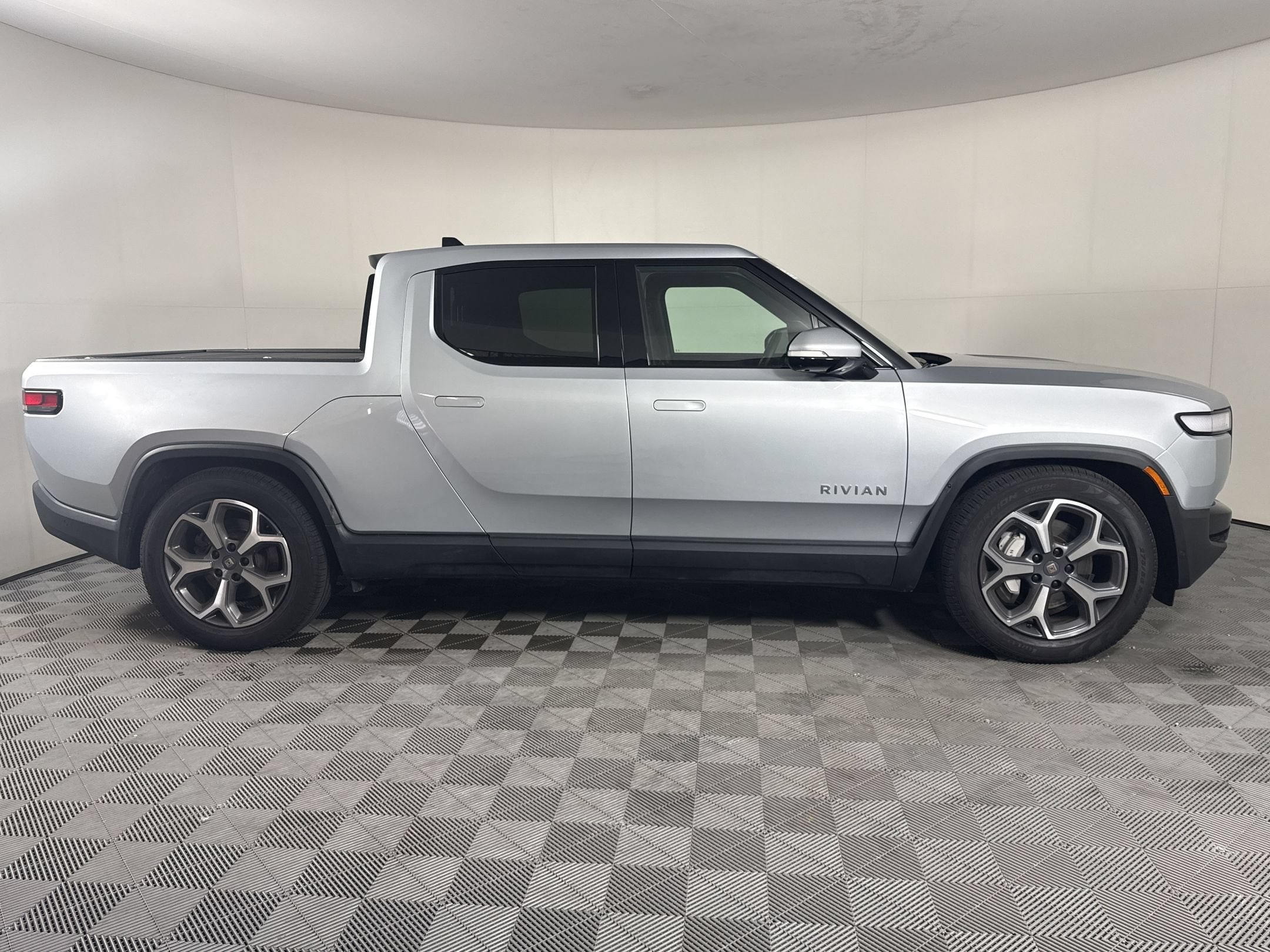 R1T Adventure Truck Crew Cab