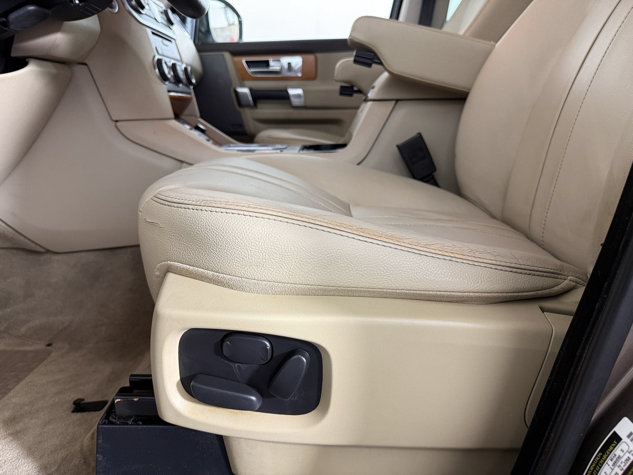 2015 Land Rover LR4 HSE - Photo 13