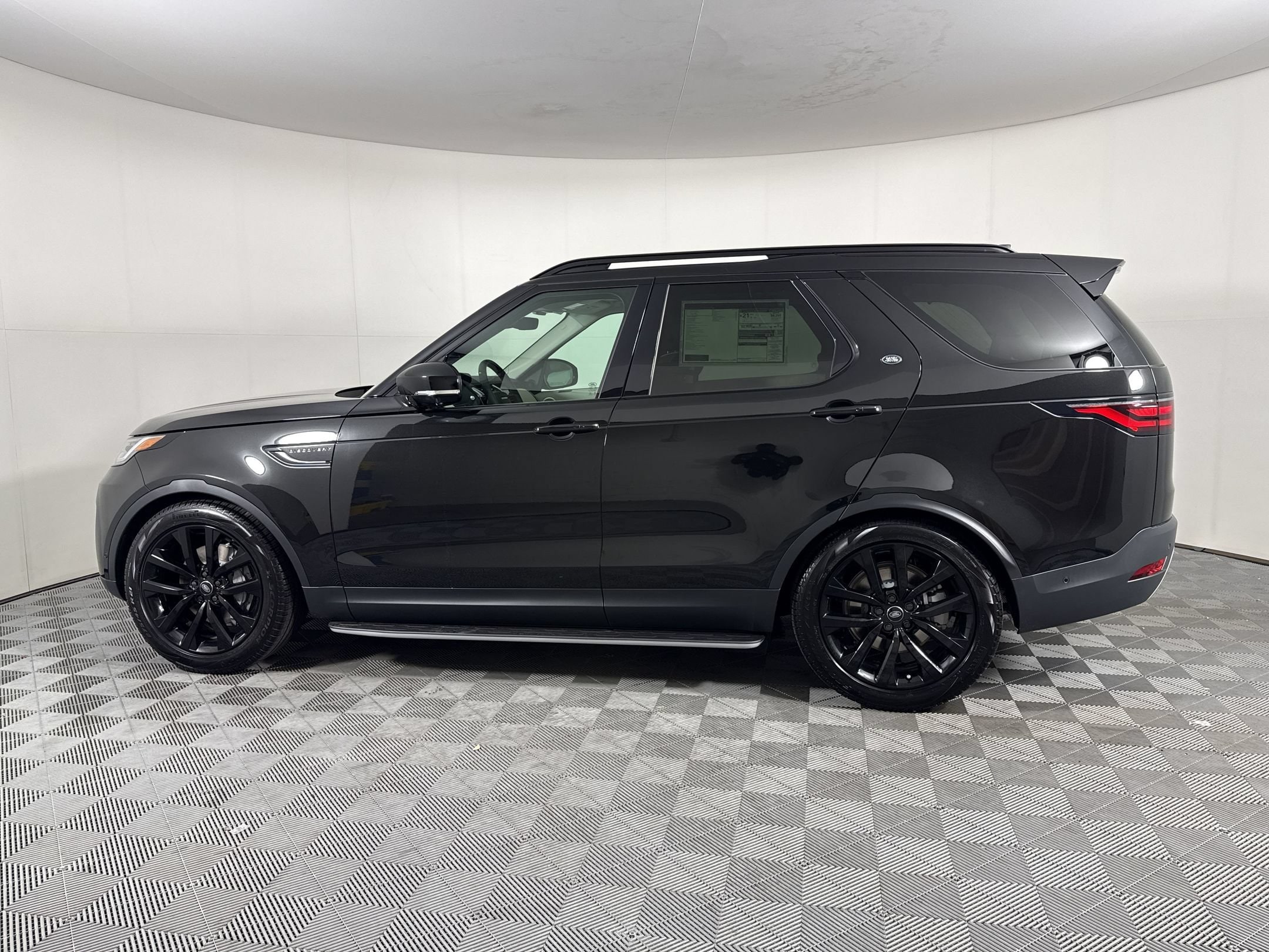 2026 Land Rover Discovery S SUV