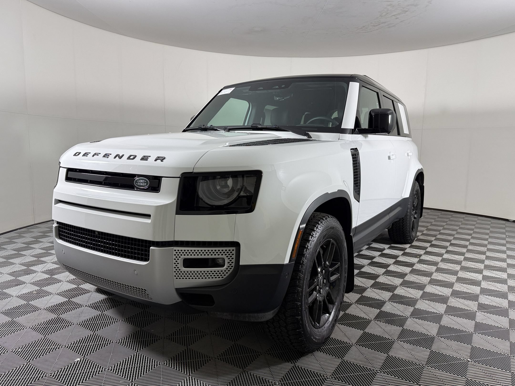2025 Land Rover Defender 110