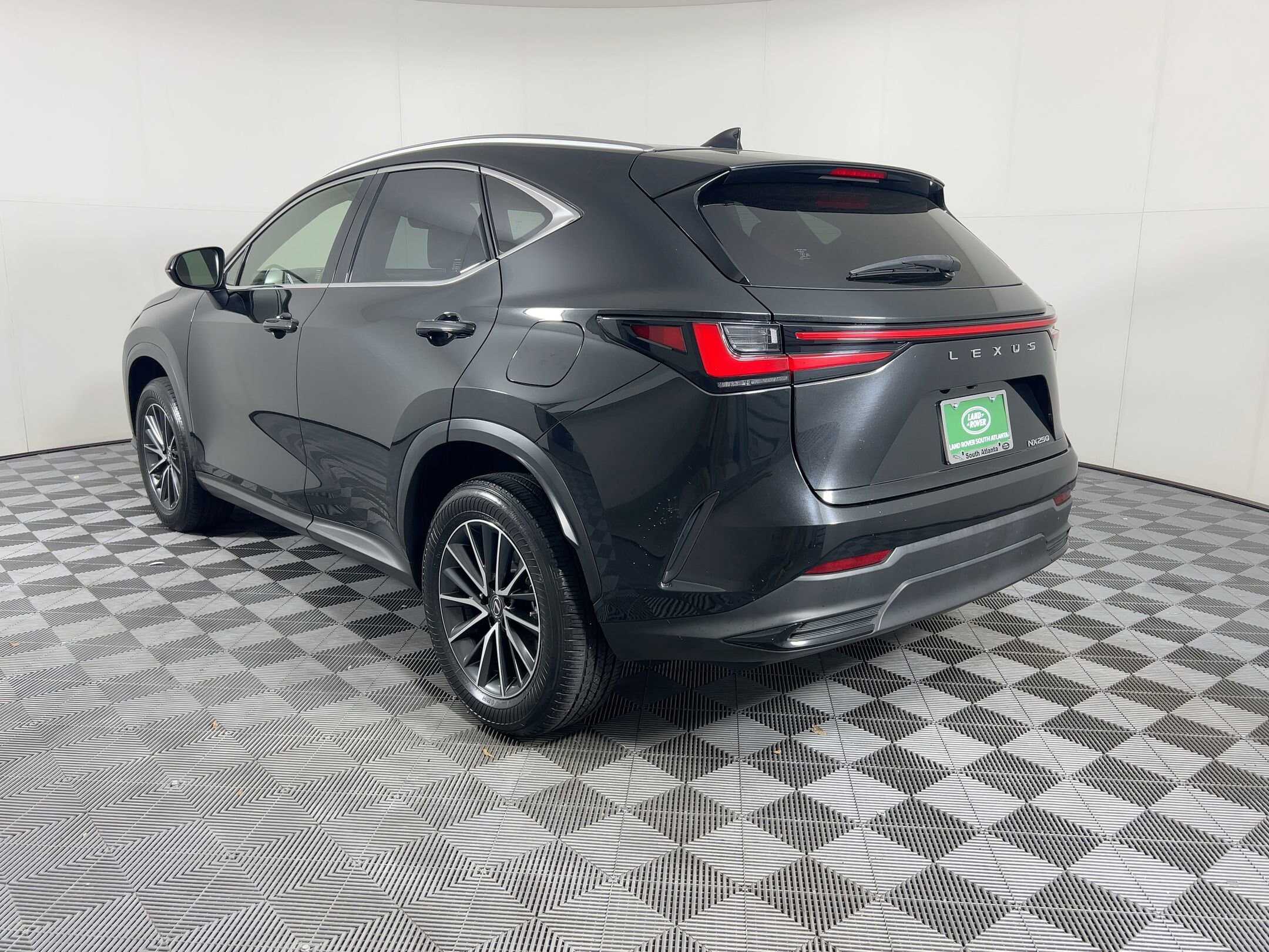 2022 Lexus NX 250 photo 3