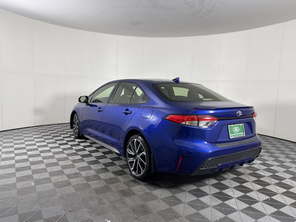 Used 2020 Toyota Corolla SE Sedan