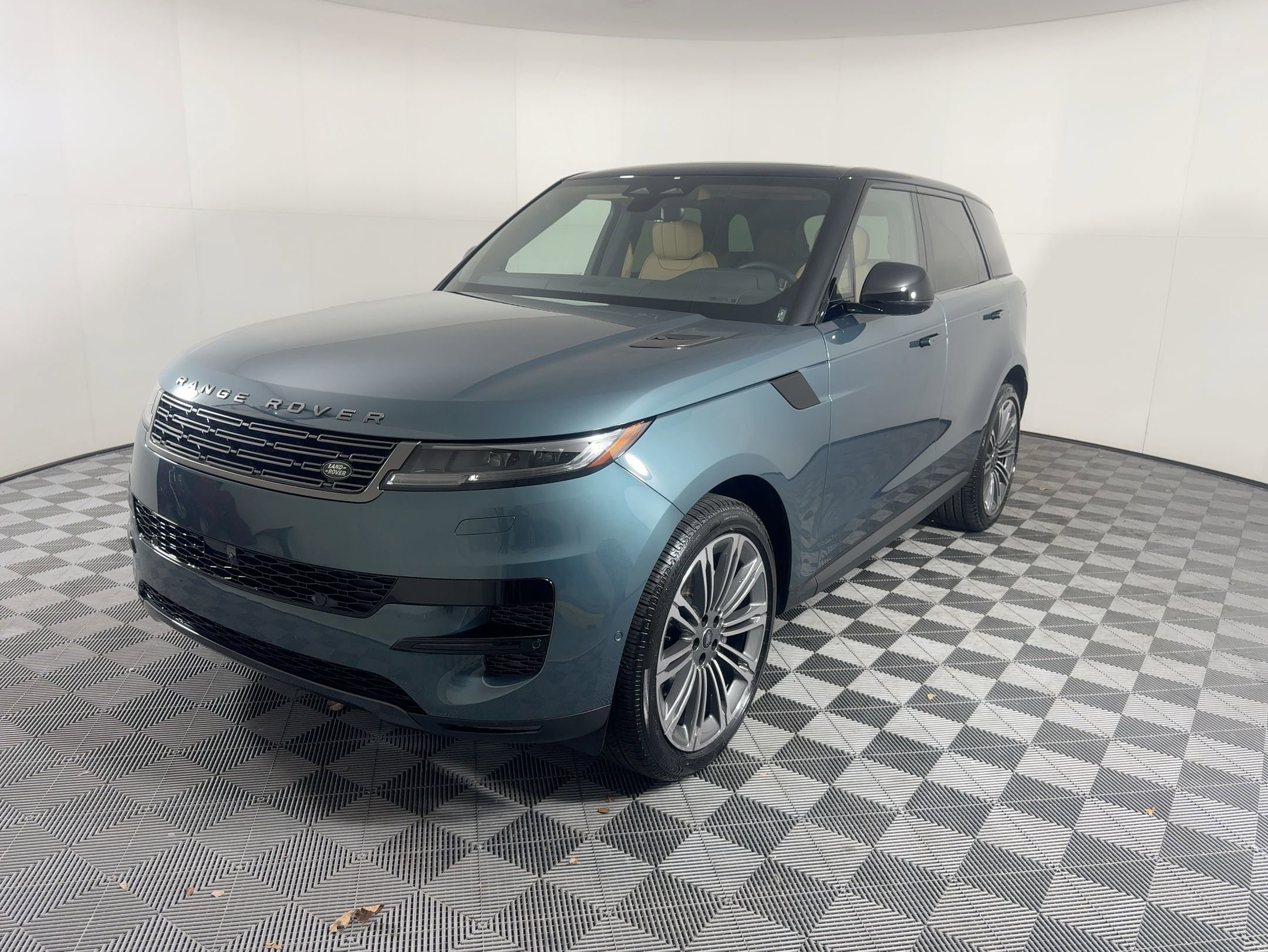 2025 Land Rover Range Rover Sport SE's photo