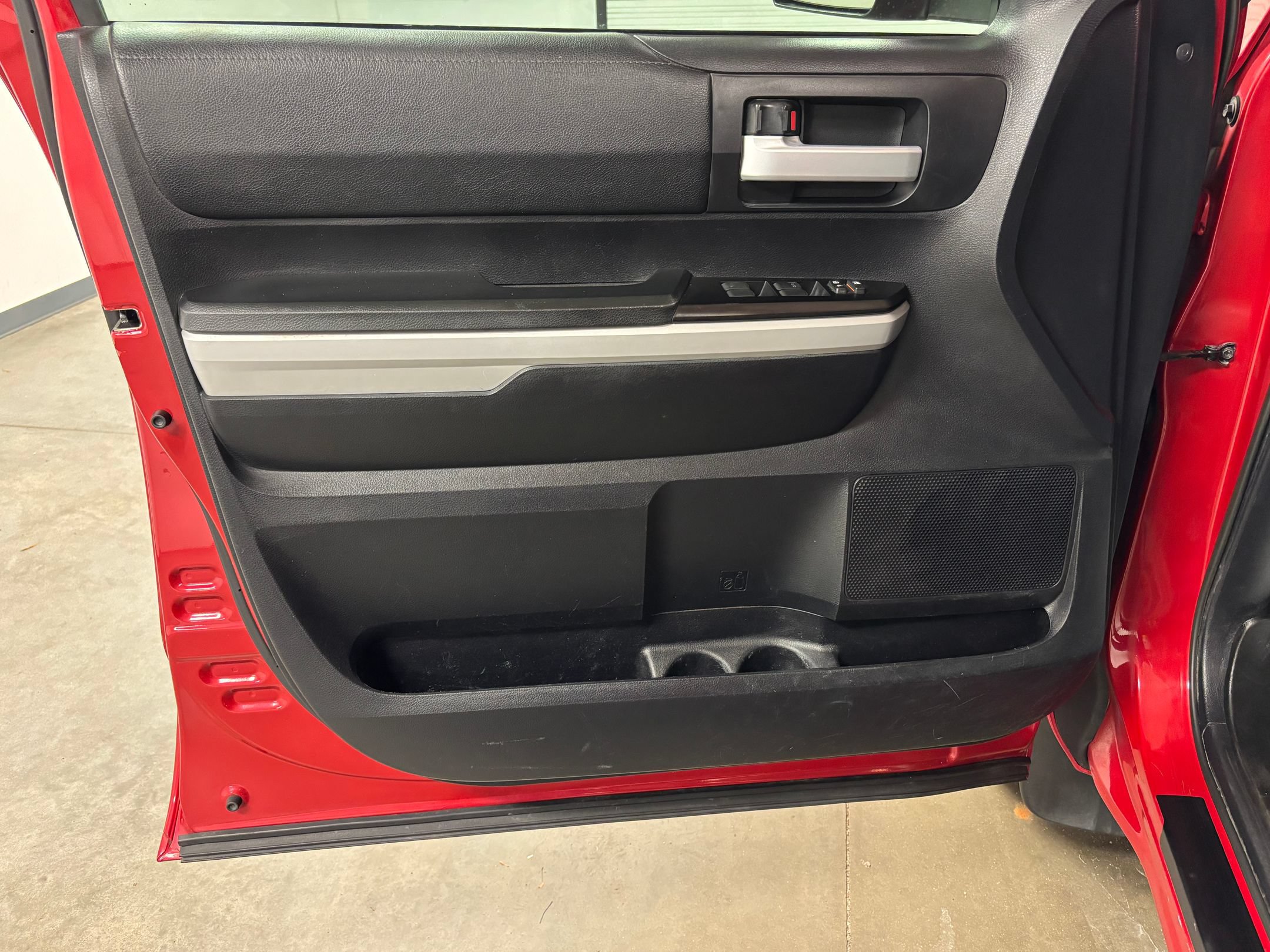 2020 Toyota Tundra SR5 - Photo 22