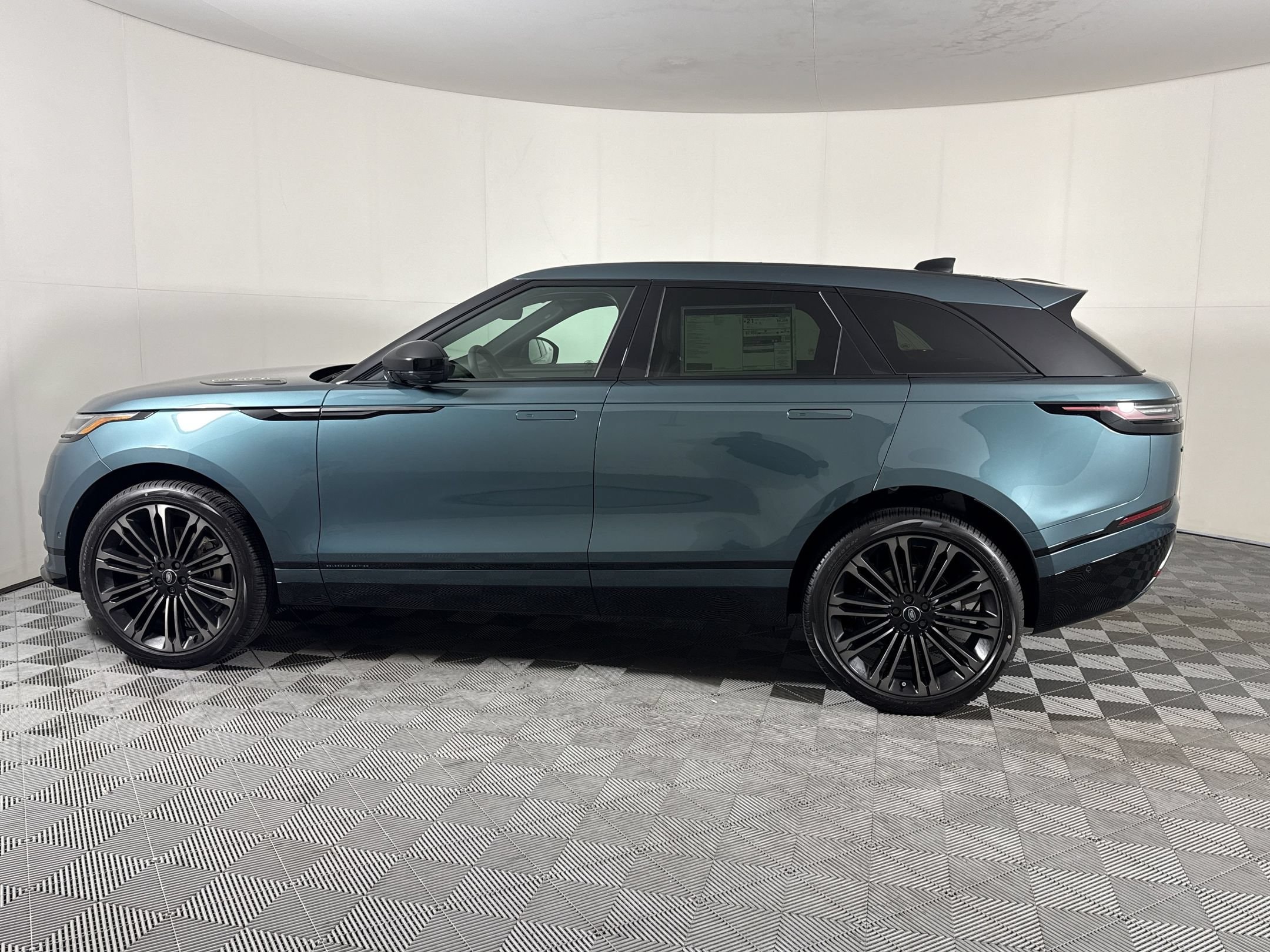 Range Rover Velar P400 Belgravia Edition SUV