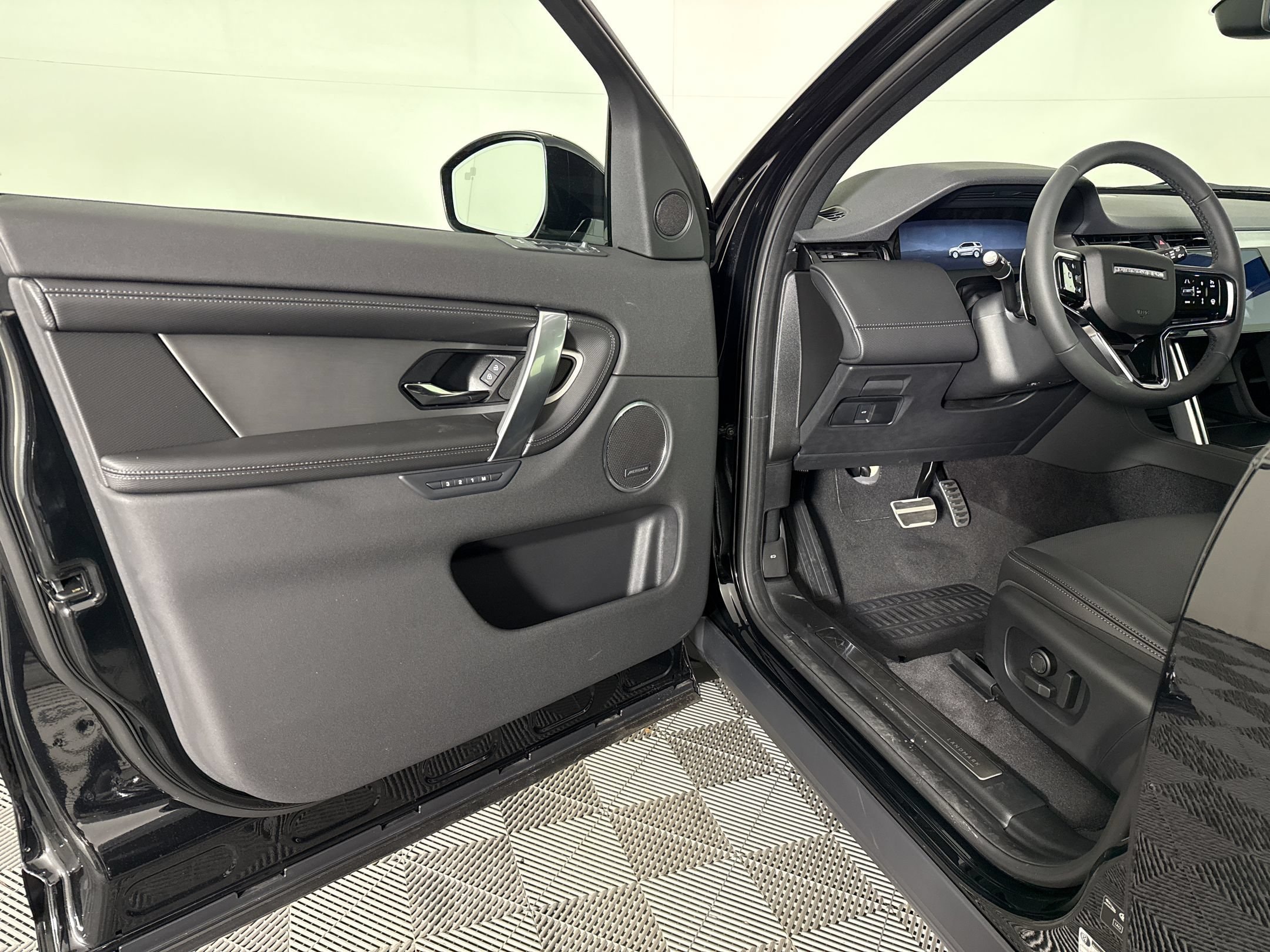 2026 Land Rover Discovery Sport Landmark SUV