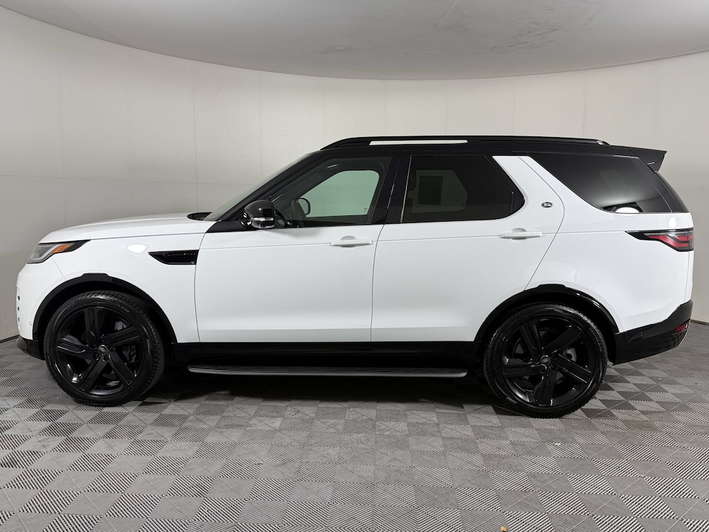 Certified 2025 Land Rover Discovery Dynamic SE SUV