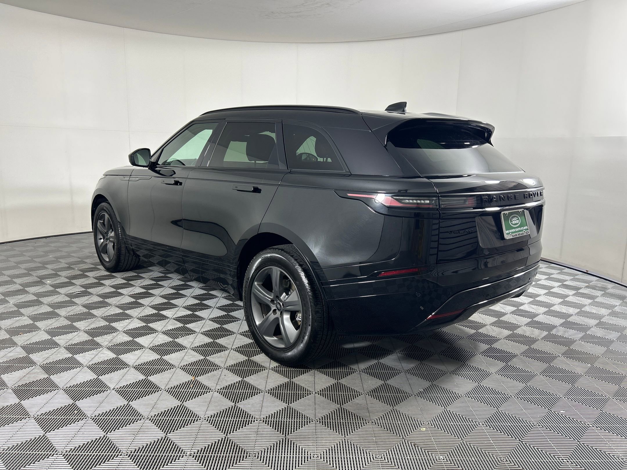 2025 Land Rover Range Rover Velar SE photo 2