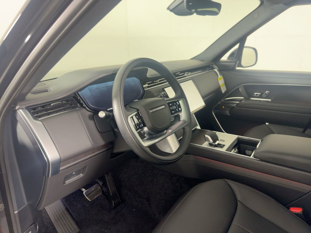 New 2025 Land Rover Range Rover P400 SE SUV