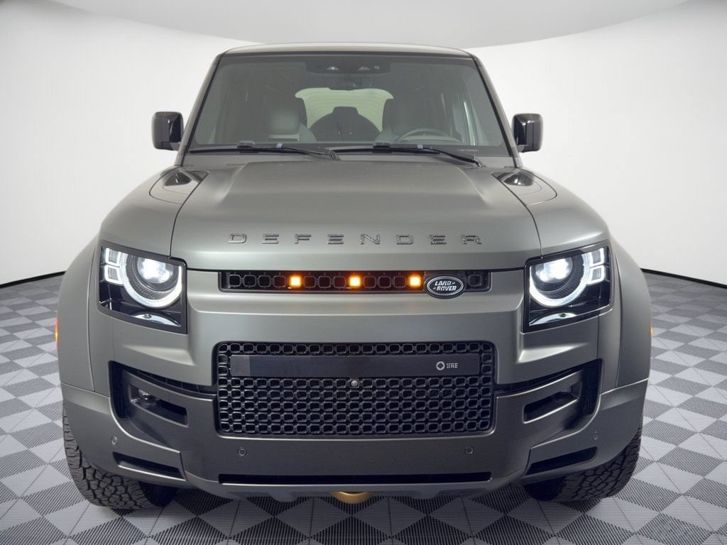 2025 Land Rover Defender Octa - Photo 6